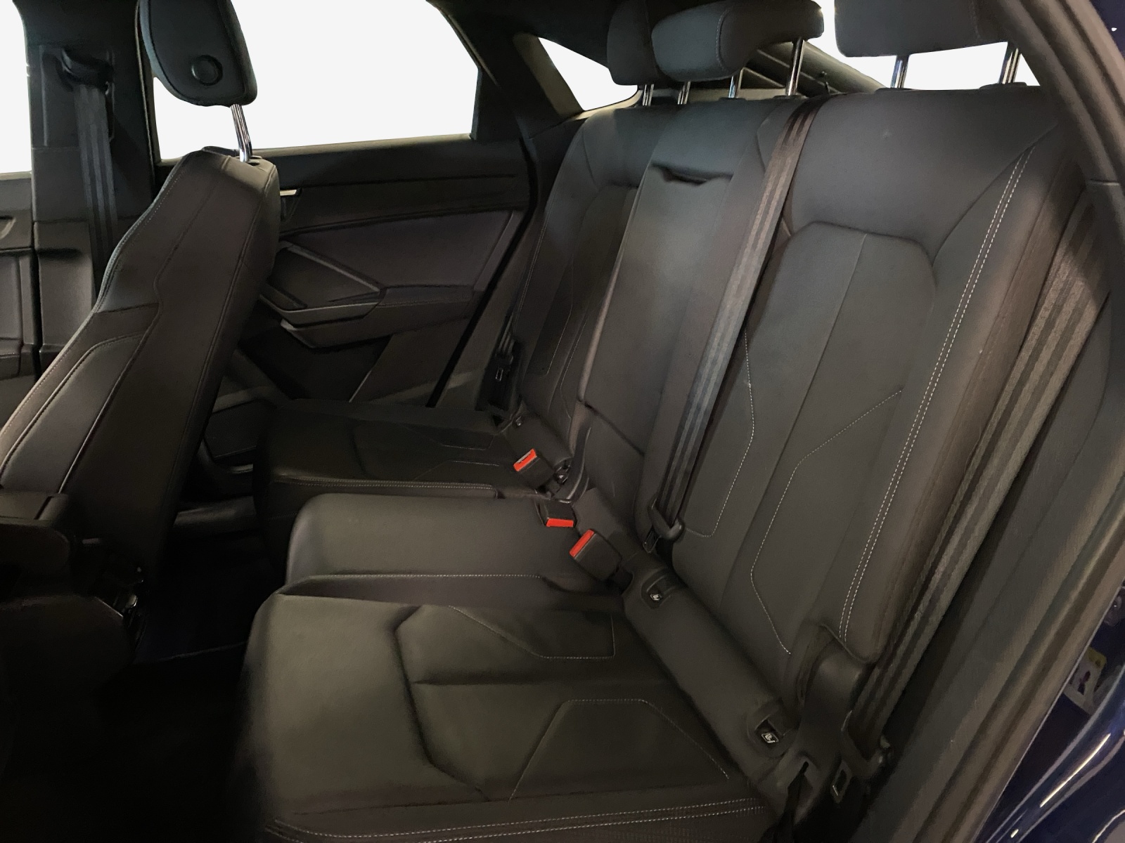 AUDI Q3 Sportback 35 TDI S line Attraction quattro S-tronic-image-11