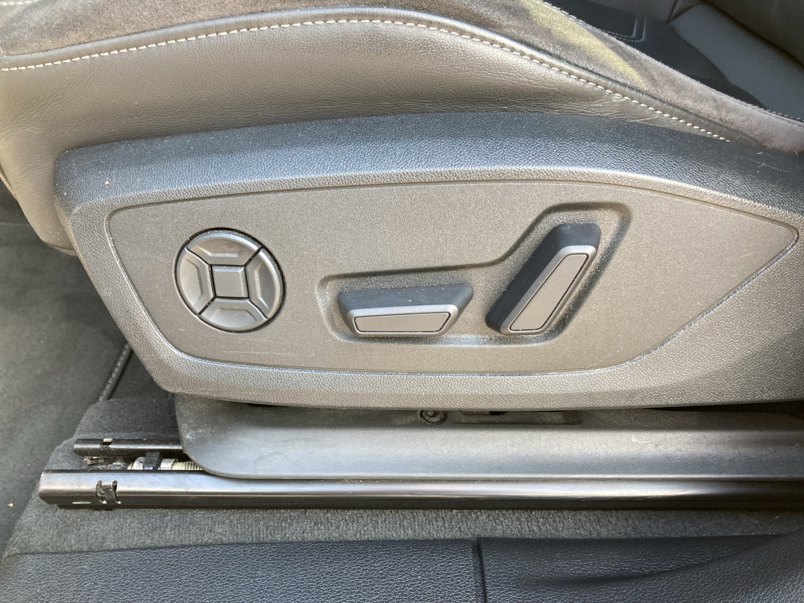 AUDI Q3 Sportback 35 TDI S line Attraction quattro S-tronic-image-13