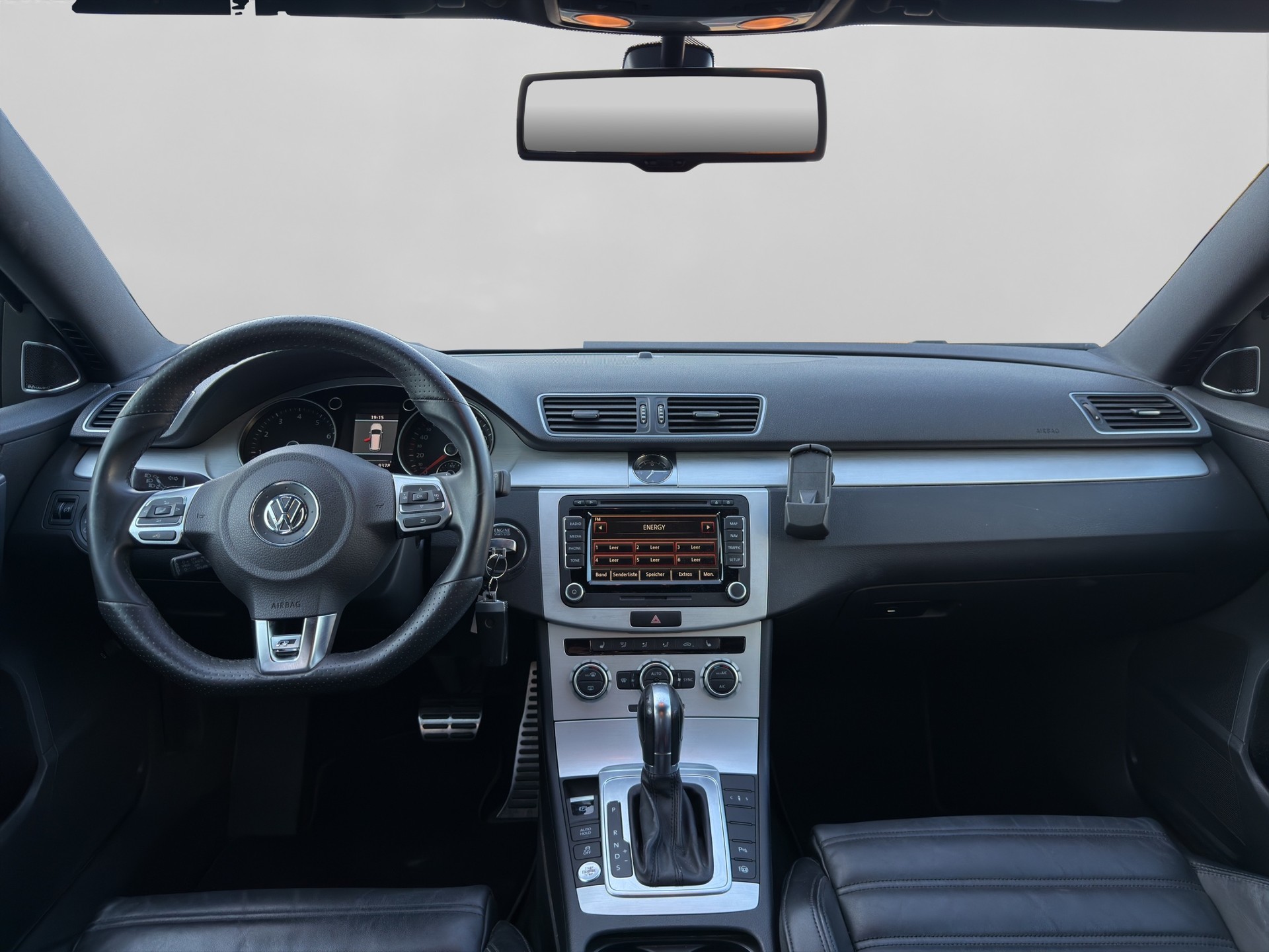 VW Passat Variant 2.0 TSI R-Line DSG-image-9
