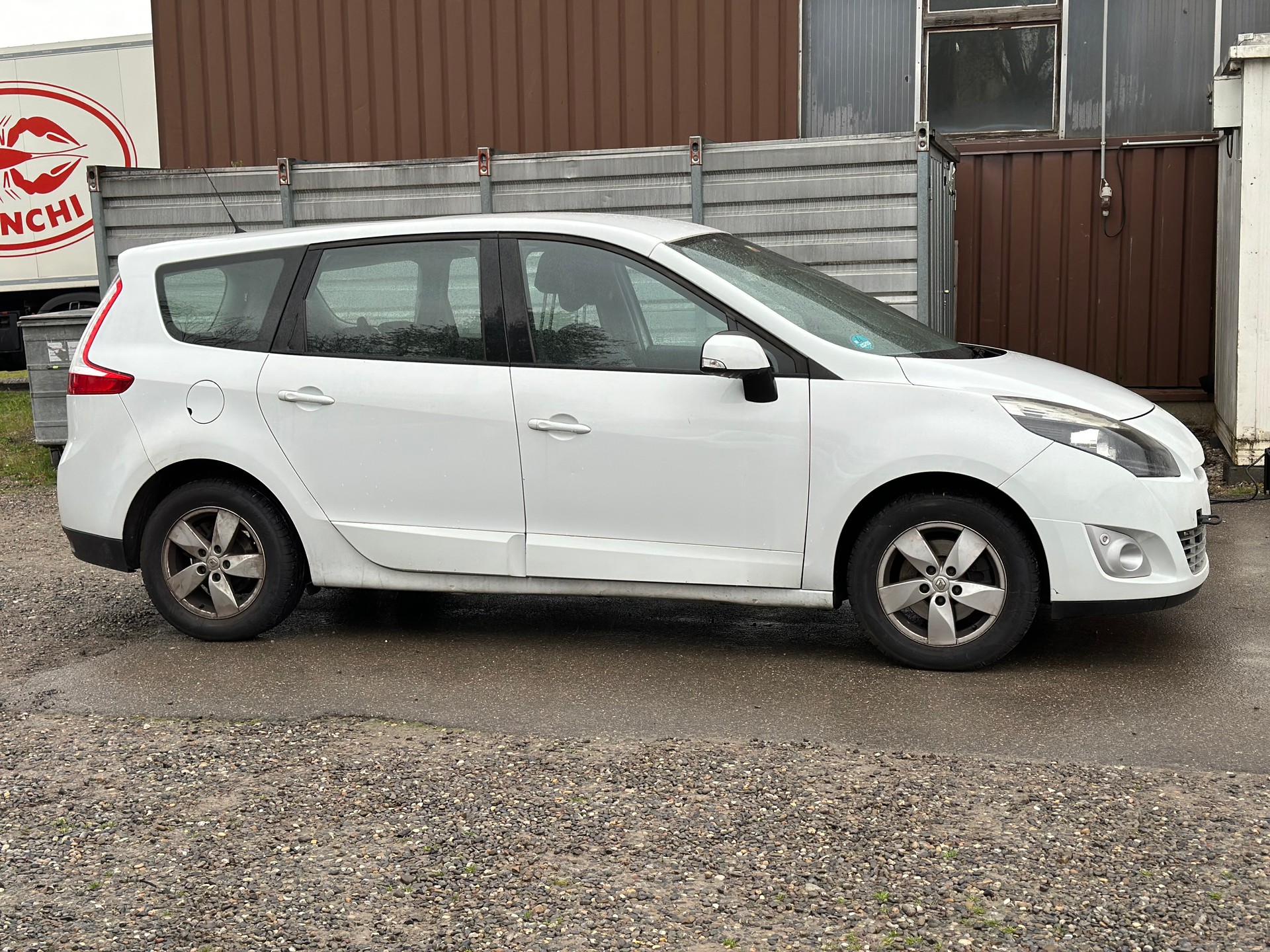 RENAULT Grand Scénic 1.4 16V Turbo Dynamique-image-1
