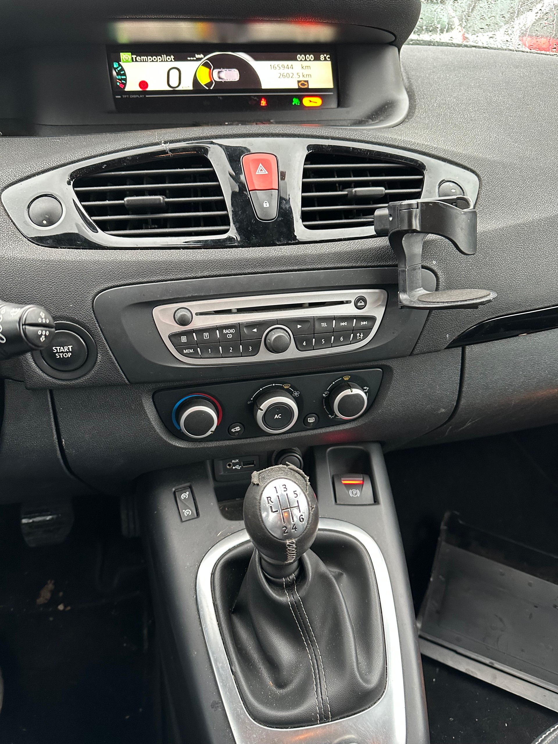 RENAULT Grand Scénic 1.4 16V Turbo Dynamique-image-8