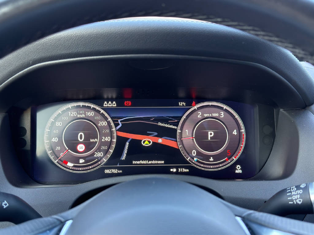 JAGUAR XE 2.0 D 180 R-Dynamic S AWD-image-12