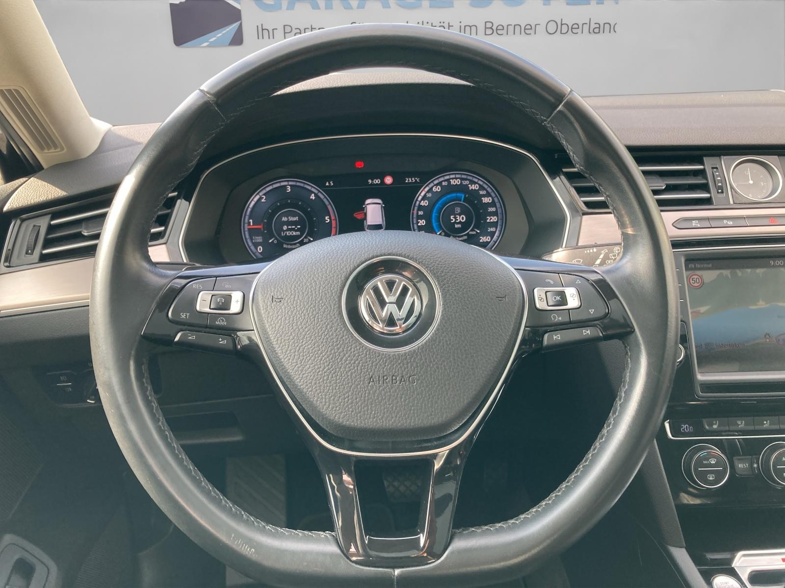 VW Passat Variant 2.0 TDI 240 SCR Highl. DSG 4m-image-12