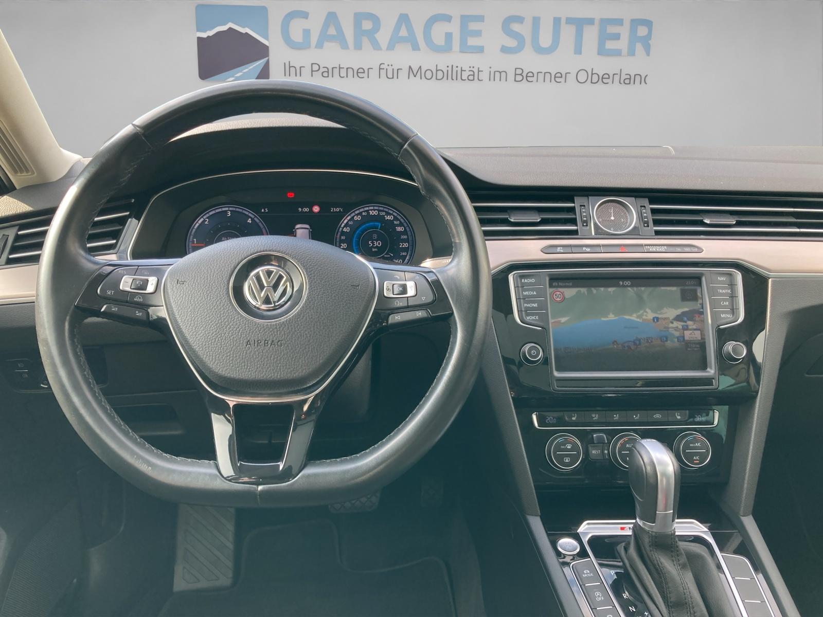 VW Passat Variant 2.0 TDI 240 SCR Highl. DSG 4m-image-13