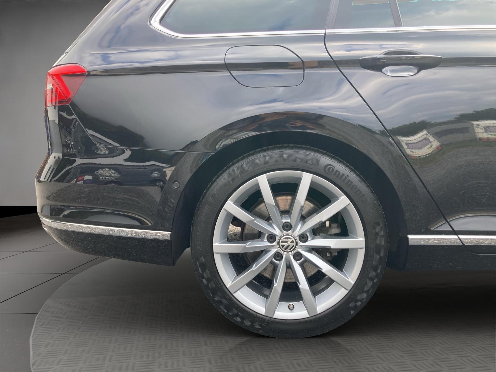 VW Passat Variant 2.0 TDI 240 SCR Highl. DSG 4m-image-21
