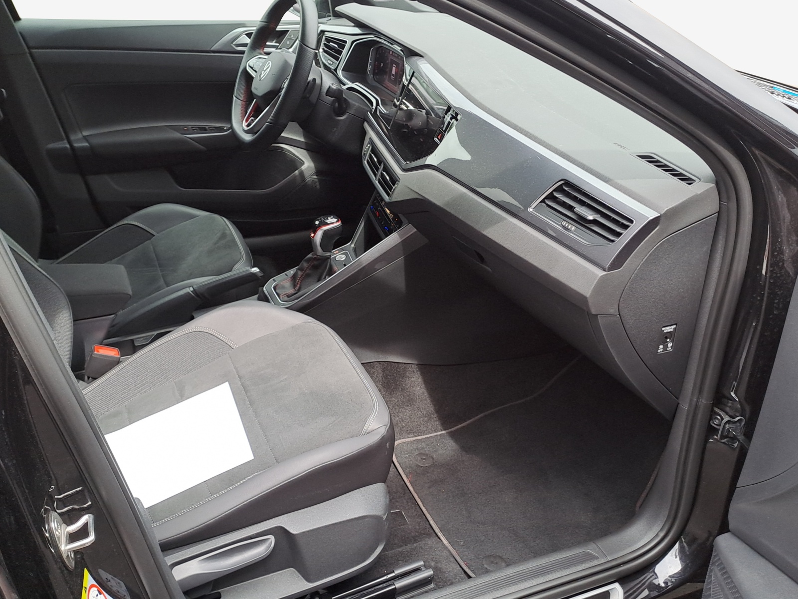 VW Polo 2.0 TSI GTI 75 Edition DSG-image-13