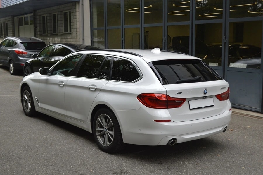 BMW 520d xDrive Touring Steptronic I Anhängerkupplung-image-15