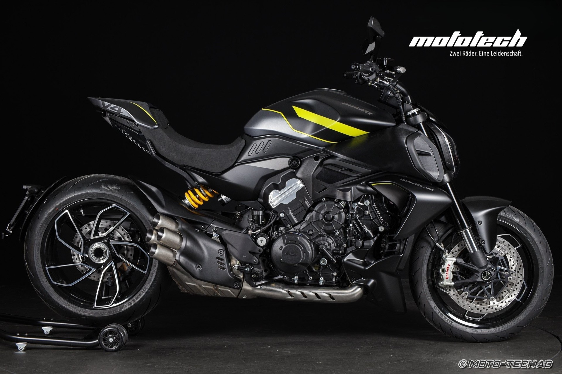 DUCATI Diavel V4 / 4 JAHRE GARANTIE-showroom-element-2