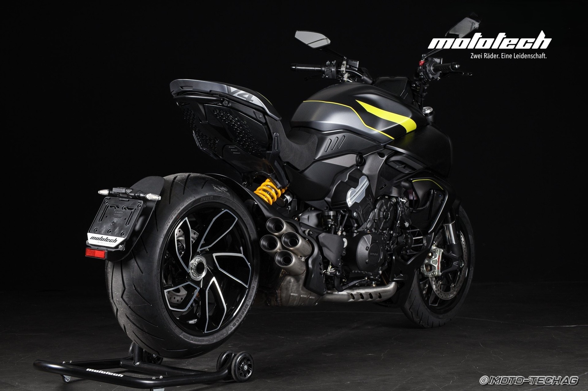 DUCATI Diavel V4 / 4 JAHRE GARANTIE-showroom-element-3