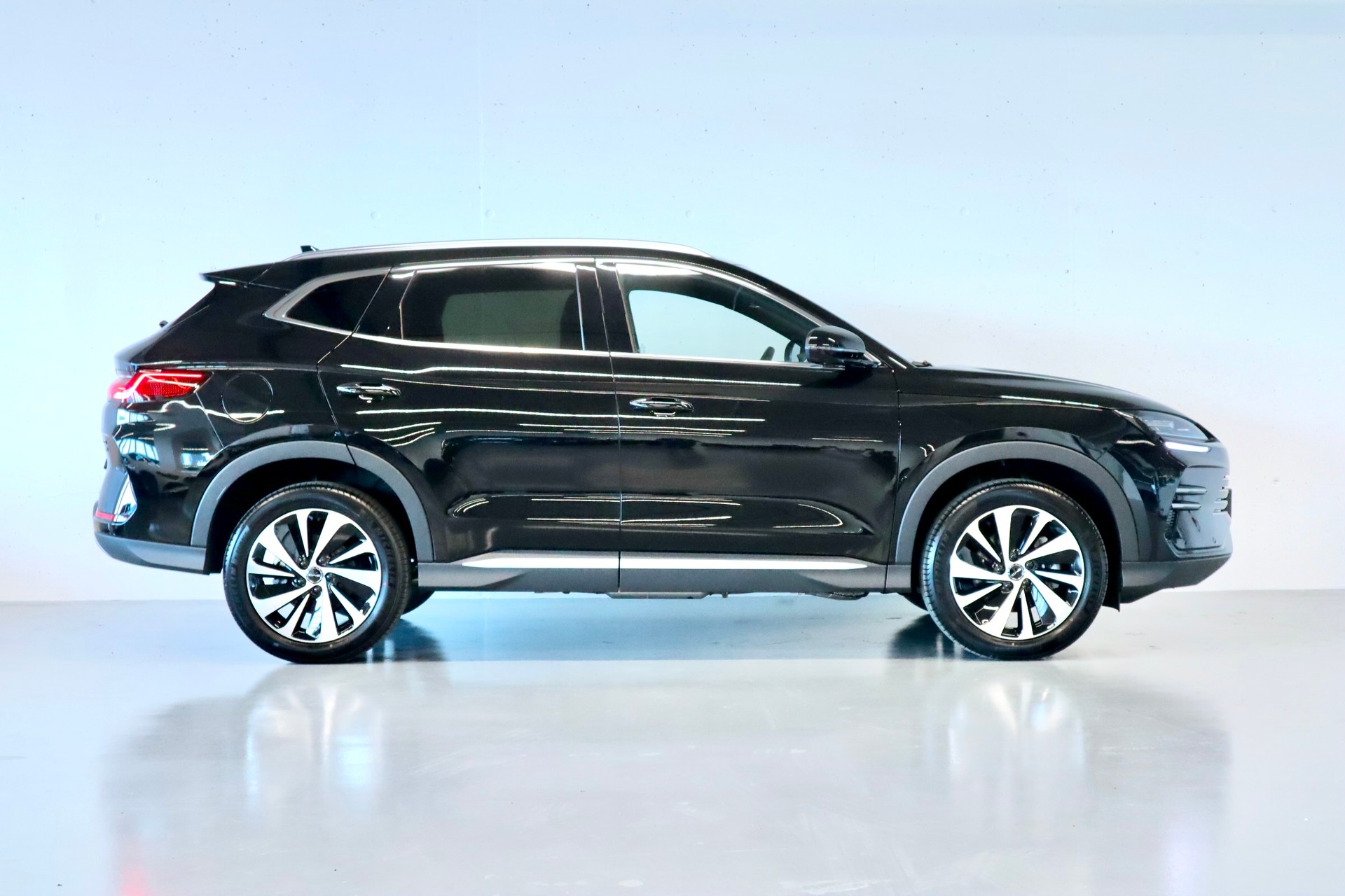 BYD SEAL U DM-i COMFORT | PLUGIN-HYBRID MIT GROSSER BATTERIE | 218 PS-image-5