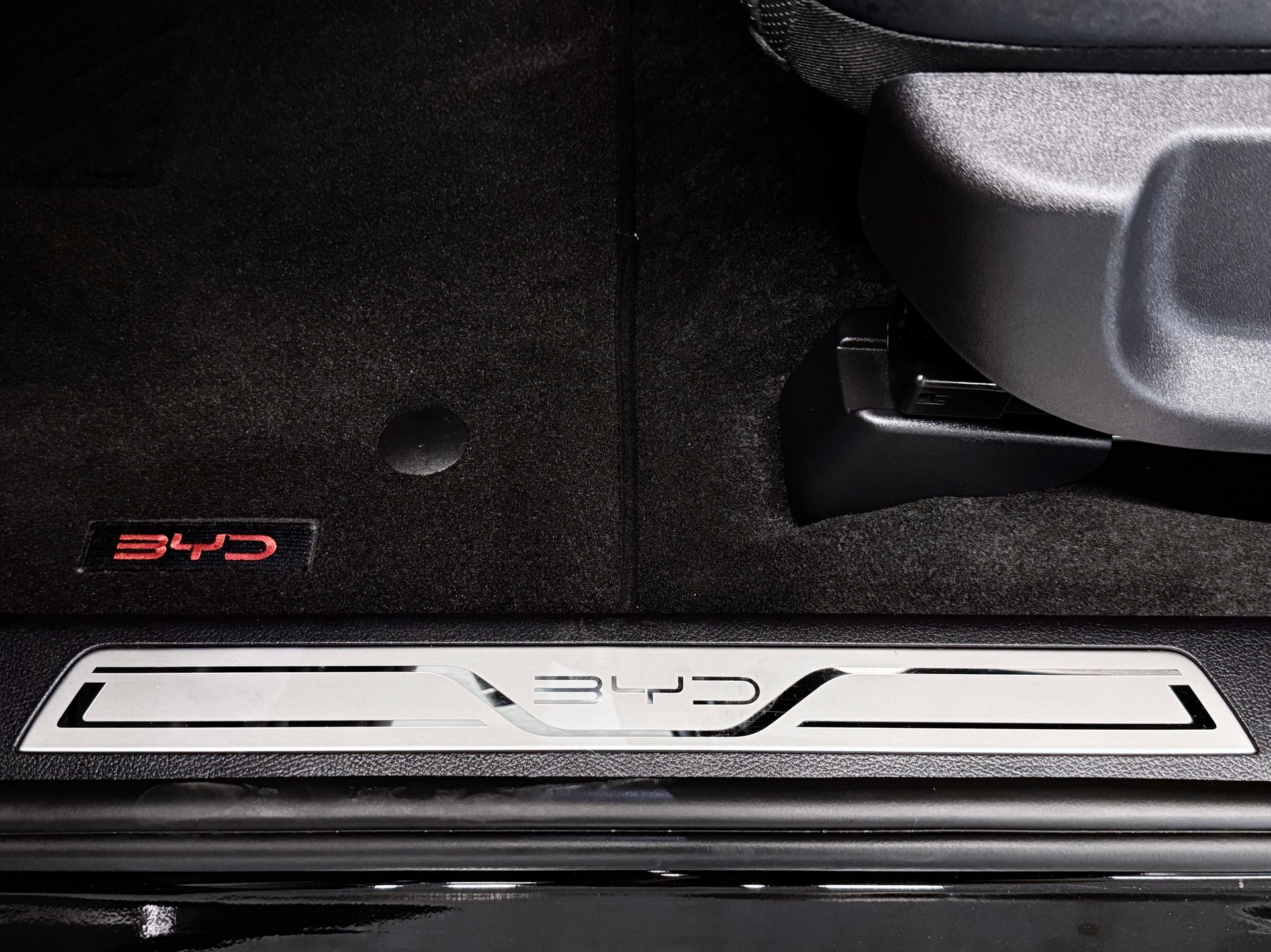 BYD SEAL U DM-i COMFORT | PLUGIN-HYBRID MIT GROSSER BATTERIE | 218 PS-image-14