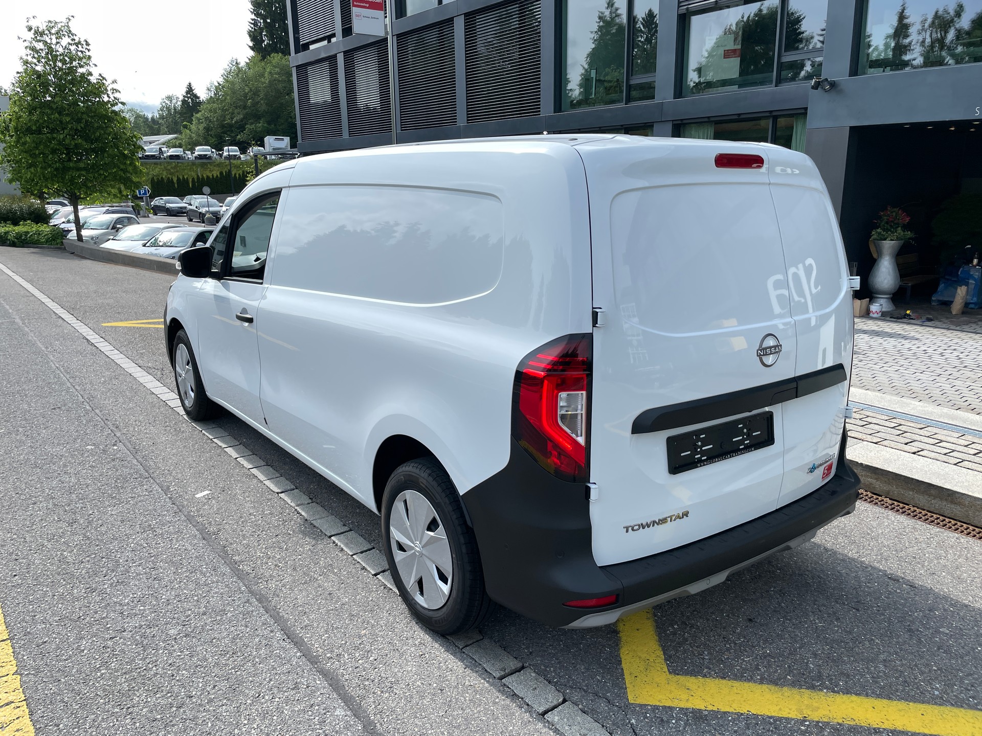 NISSAN Townstar EV45 kWh 22kW L2 Acenta mit Holzboden-image-10