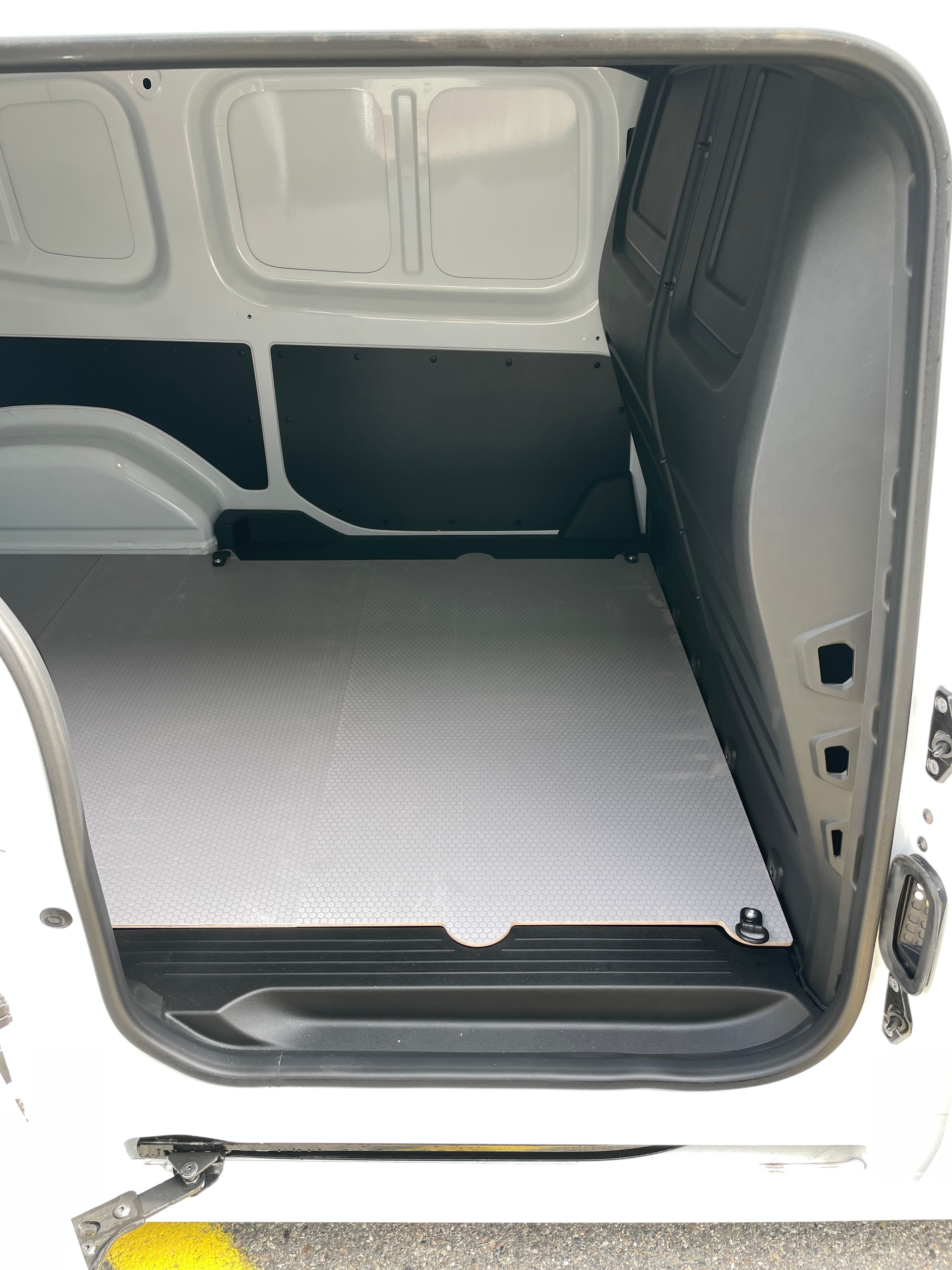 NISSAN Townstar EV45 kWh 22kW L2 Acenta mit Holzboden-image-4