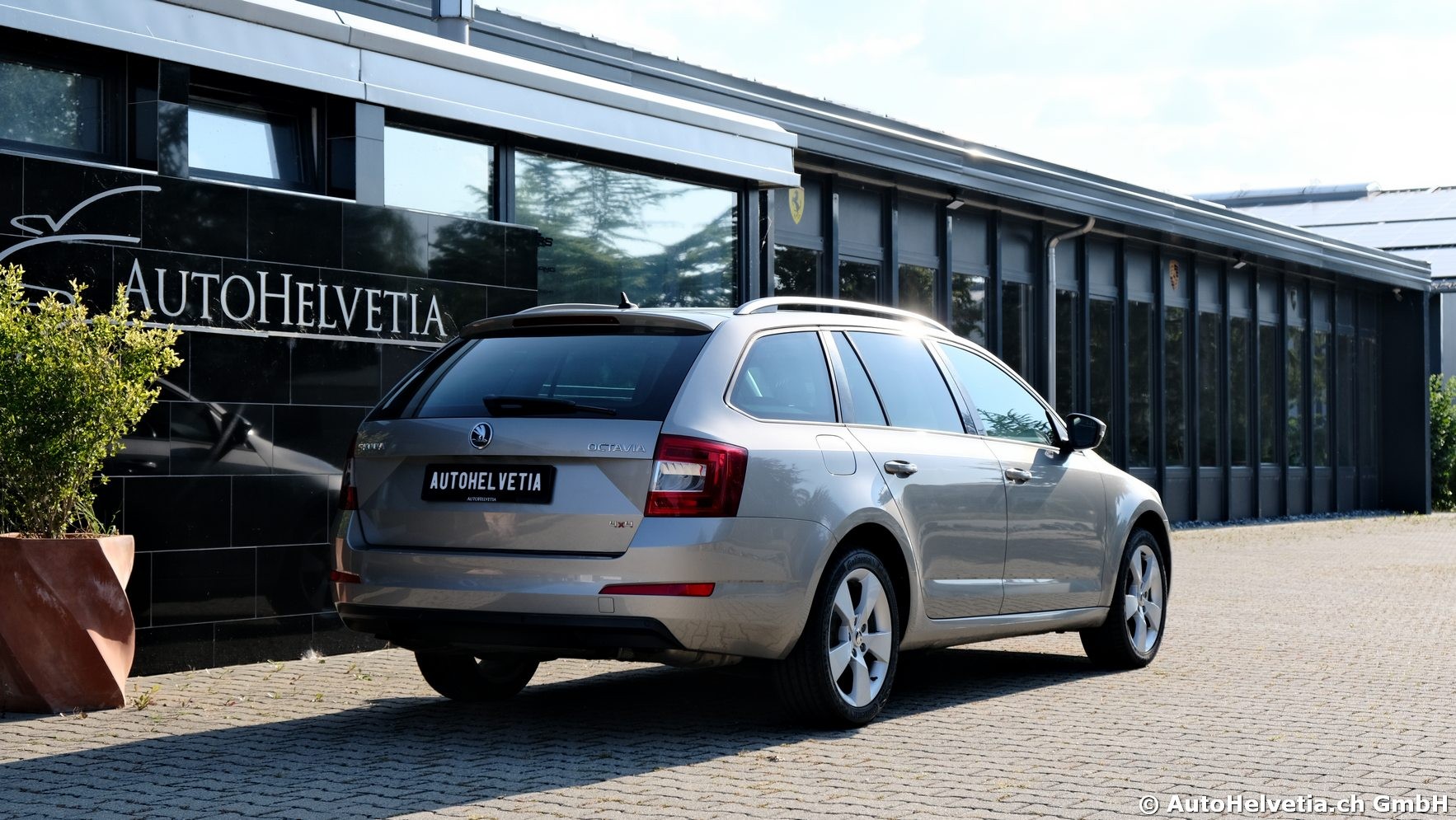 SKODA Octavia Combi 1.8 TSI Elegance 4x4 DSG-image-4