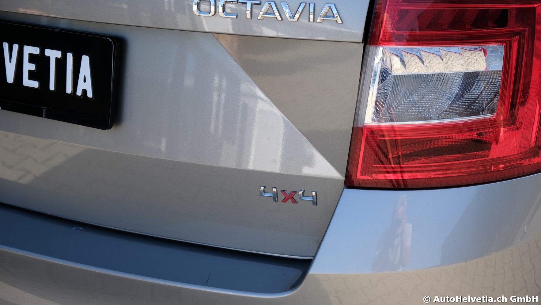 SKODA Octavia Combi 1.8 TSI Elegance 4x4 DSG-image-7