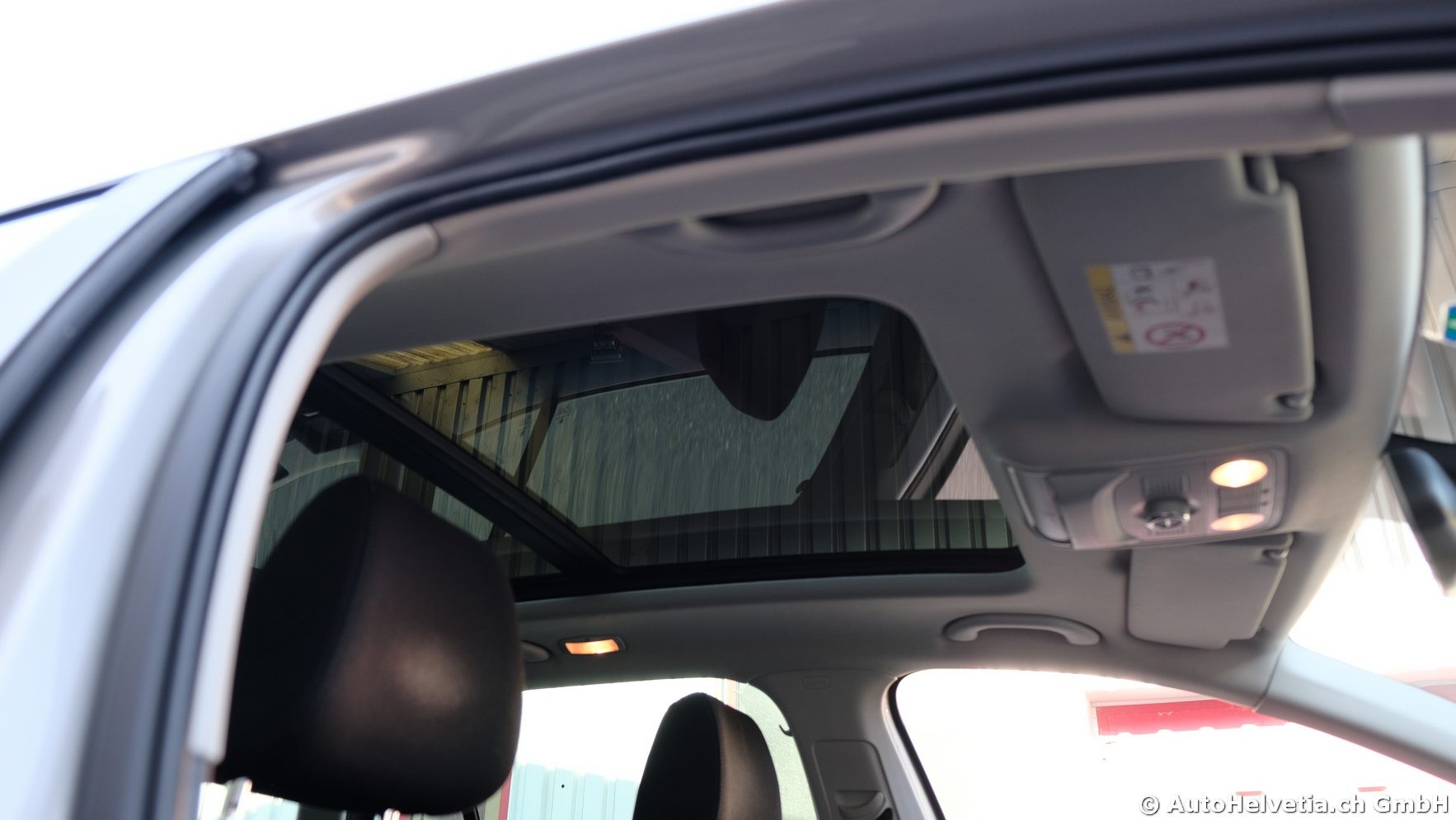 SKODA Octavia Combi 1.8 TSI Elegance 4x4 DSG-image-16