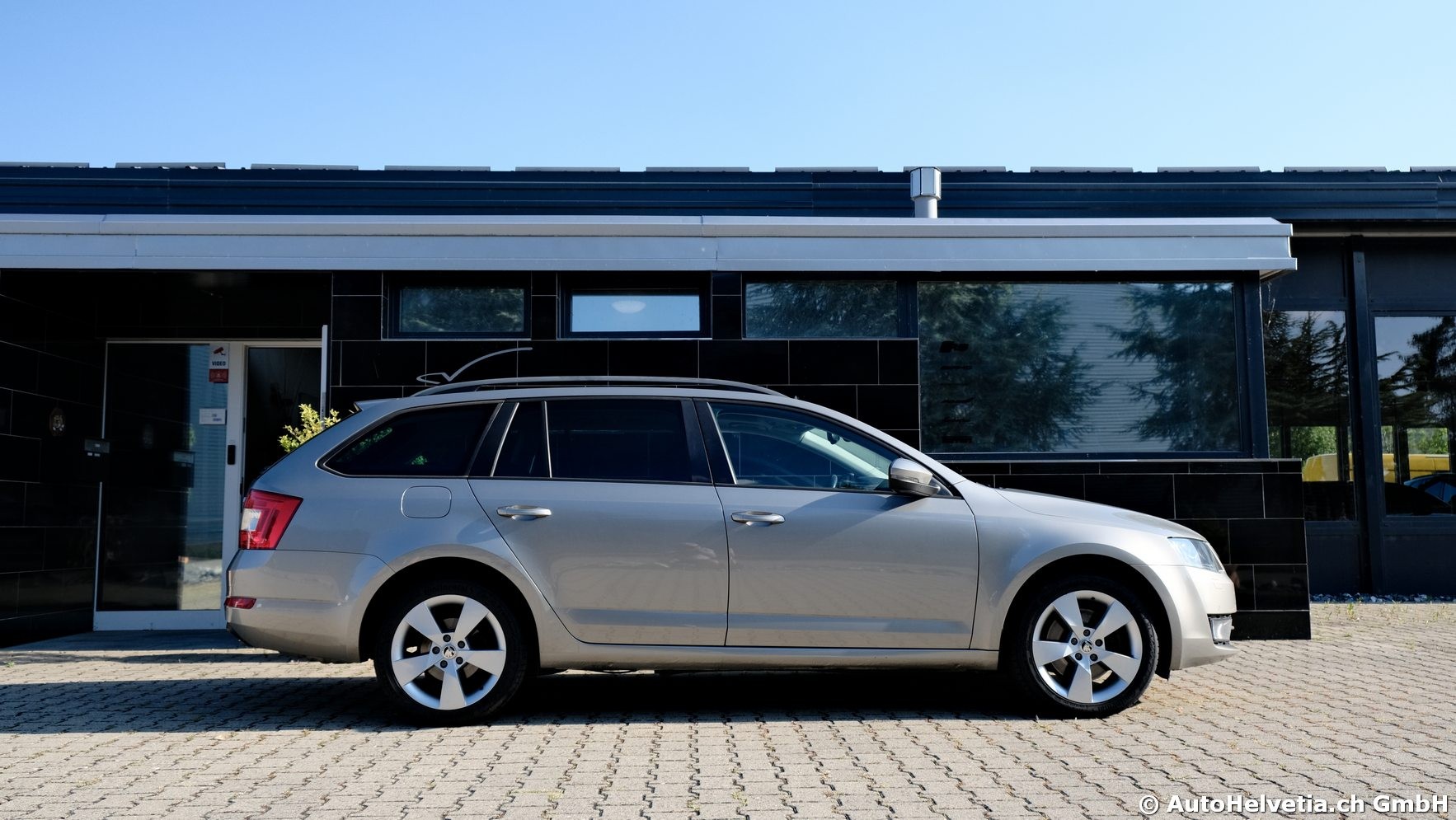 SKODA Octavia Combi 1.8 TSI Elegance 4x4 DSG-image-3