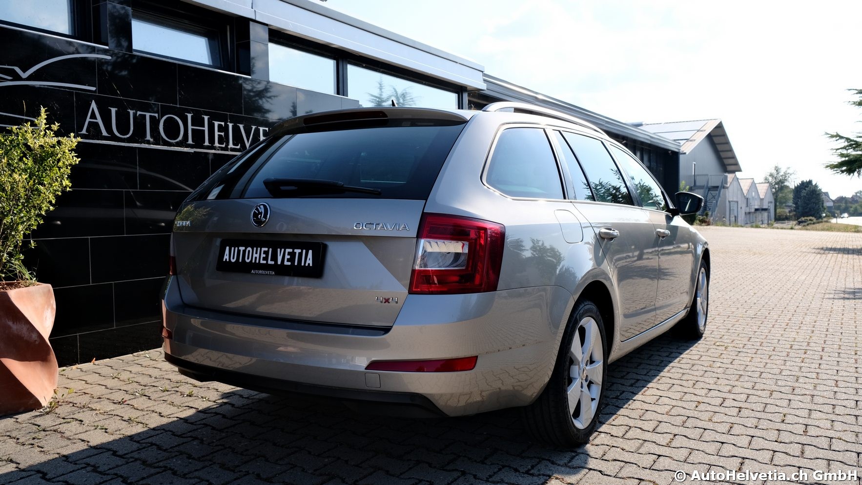 SKODA Octavia Combi 1.8 TSI Elegance 4x4 DSG-image-5