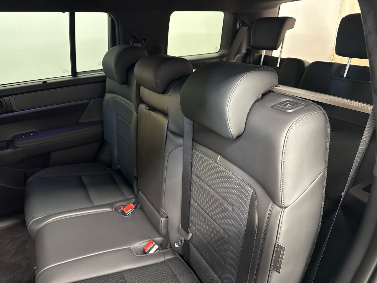HYUNDAI Santa Fe 1.6 T-GDi PHEV Calligraphy 4WD Automatic-image-8
