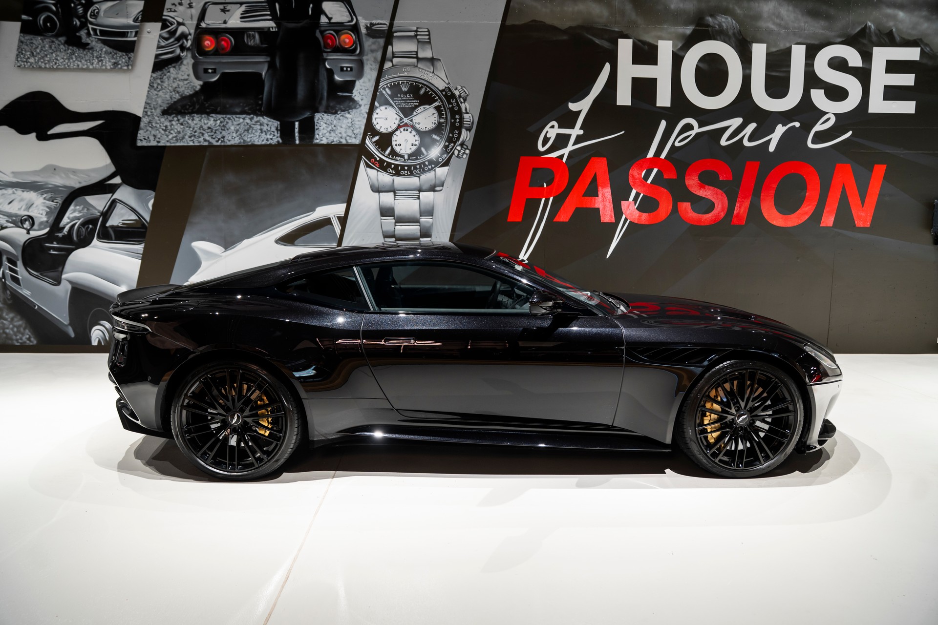 ASTON MARTIN DBS Coupé Superleggera-image-2
