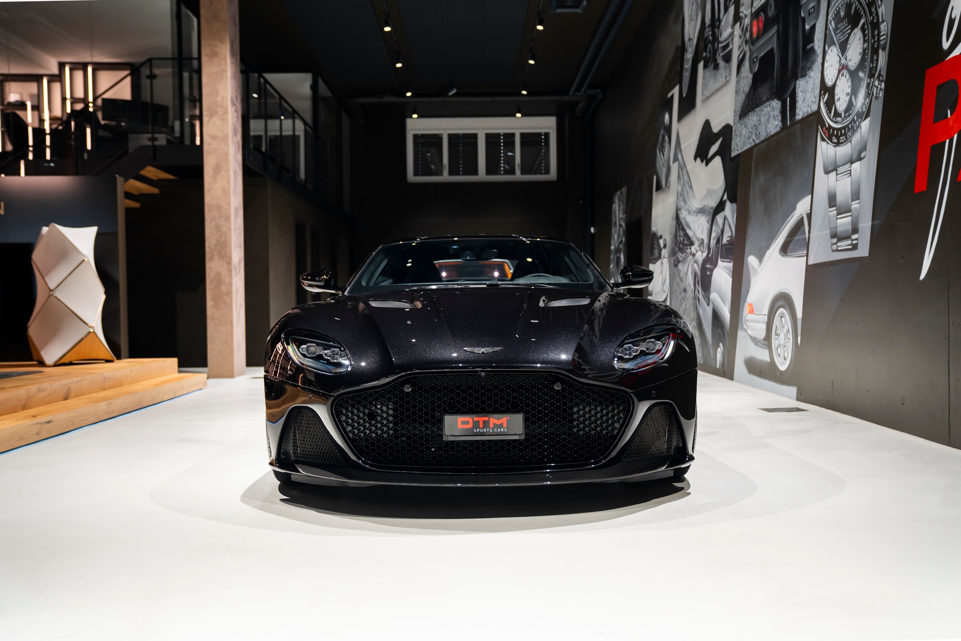 ASTON MARTIN DBS Coupé Superleggera-image-1