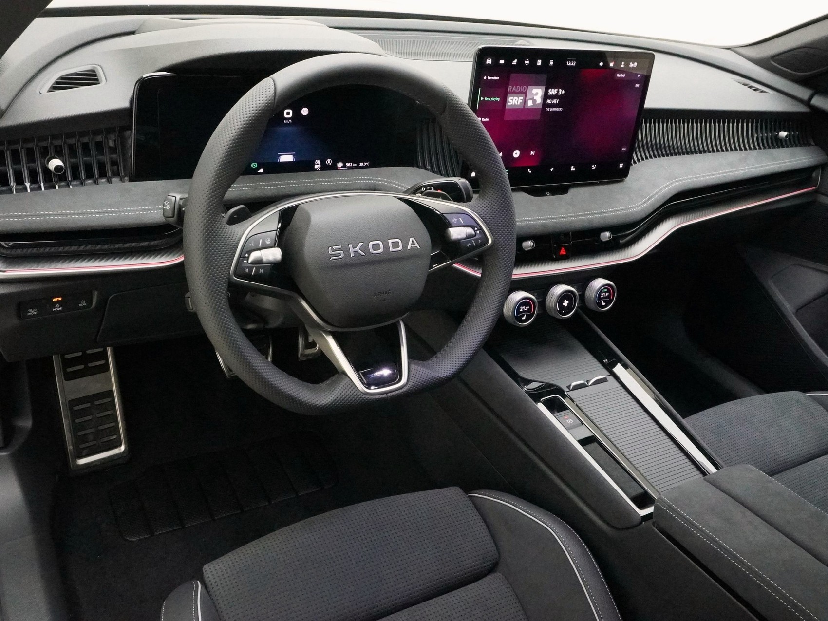 SKODA Superb 1.5 TSI Plug-in-Hybrid Sportline DSG-image-10