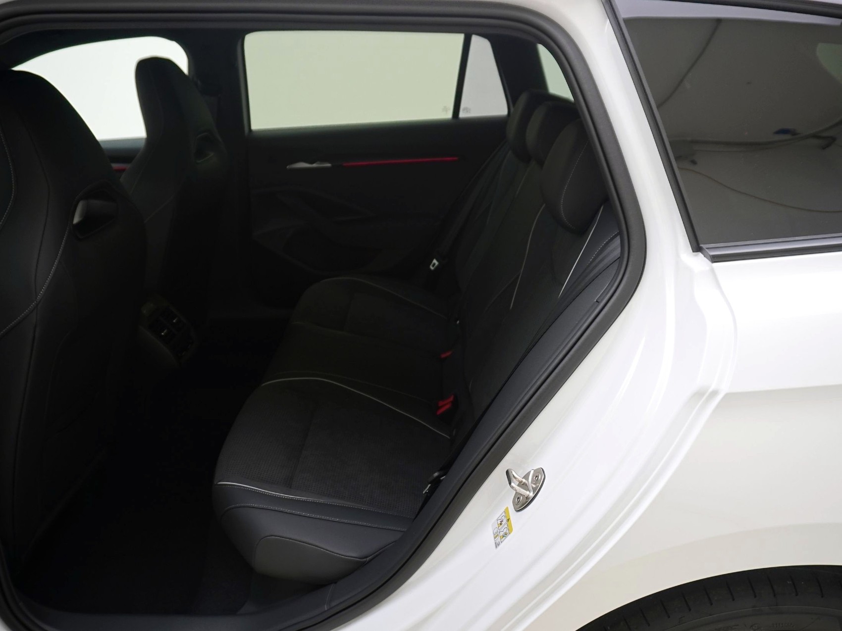 SKODA Superb 1.5 TSI Plug-in-Hybrid Sportline DSG-image-13