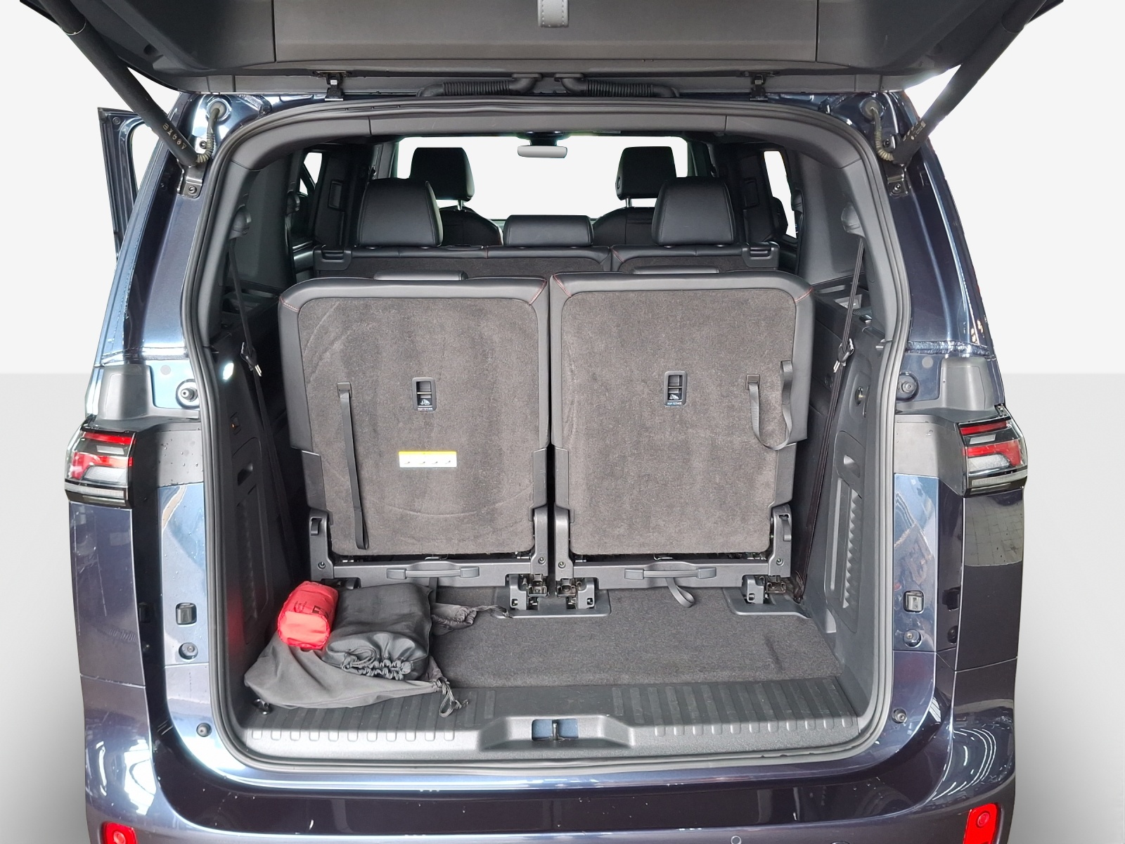 VW ID.Buzz LWB GTX 4 Motion-image-12