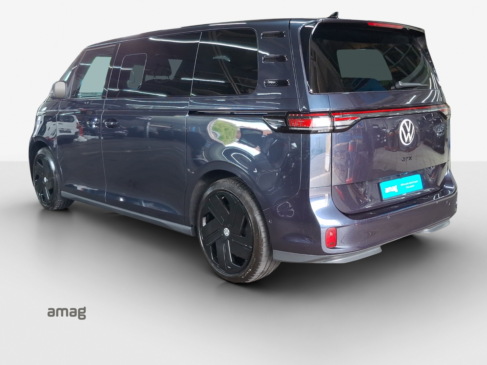 VW ID.Buzz LWB GTX 4 Motion-image-2