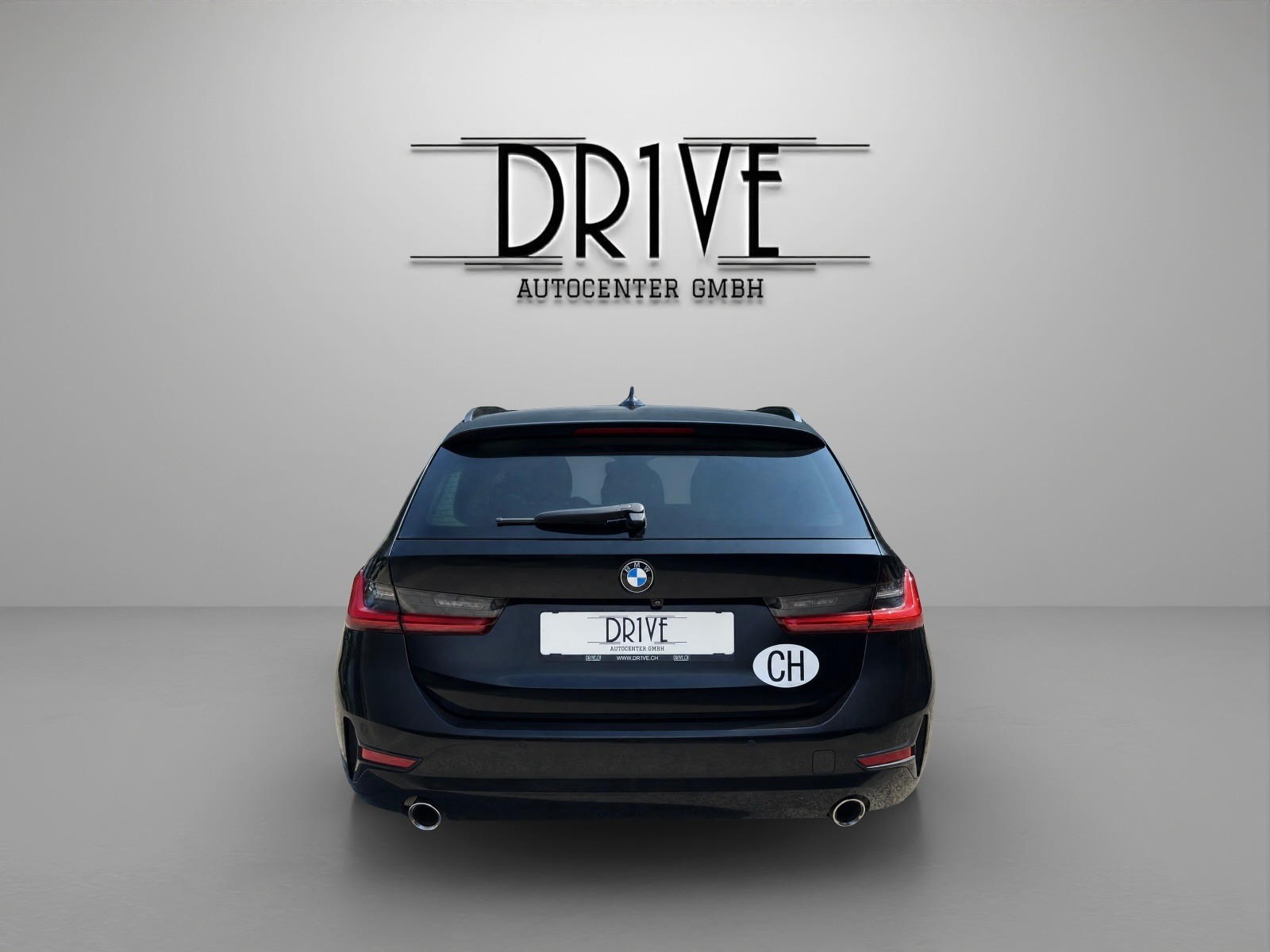 BMW 320d xDrive 48V Touring Steptronic-image-5