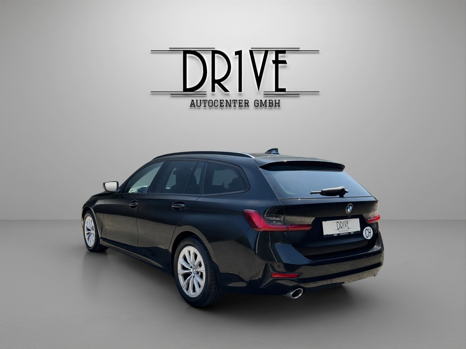 BMW 320d xDrive 48V Touring Steptronic-image-6