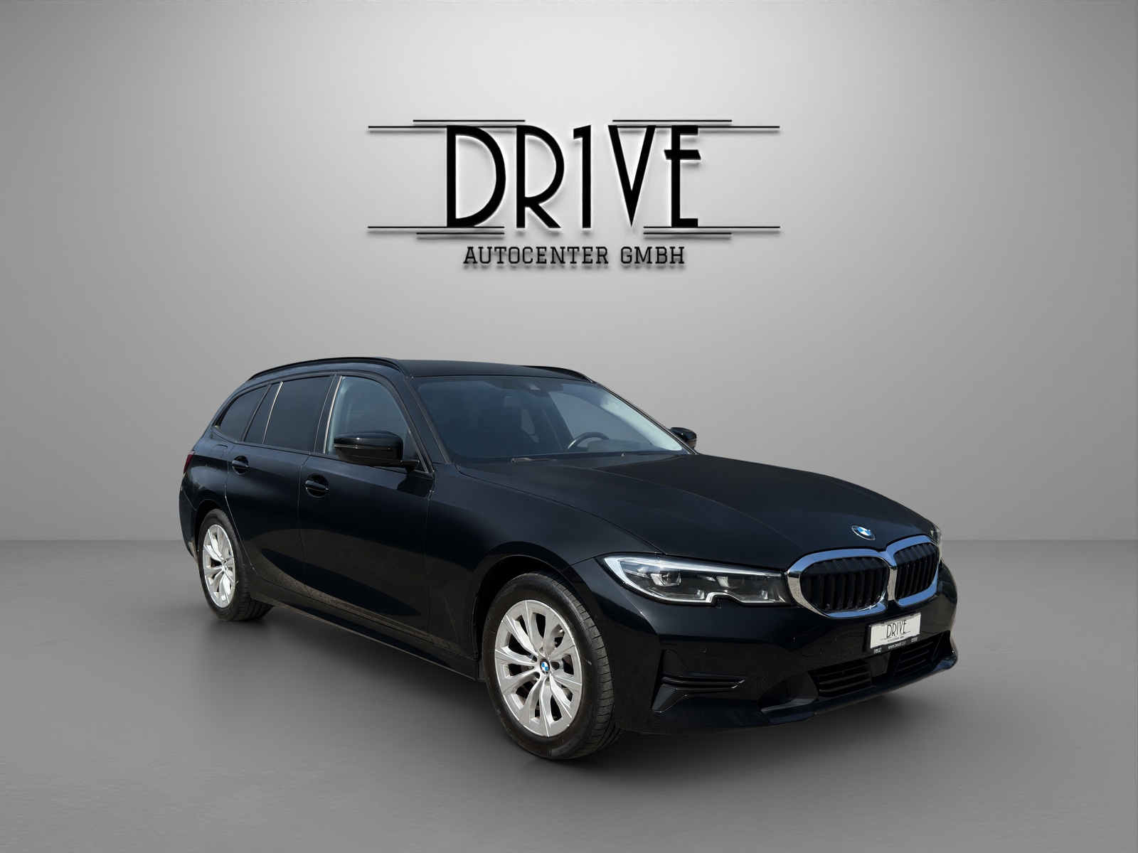 BMW 320d xDrive 48V Touring Steptronic-image-2