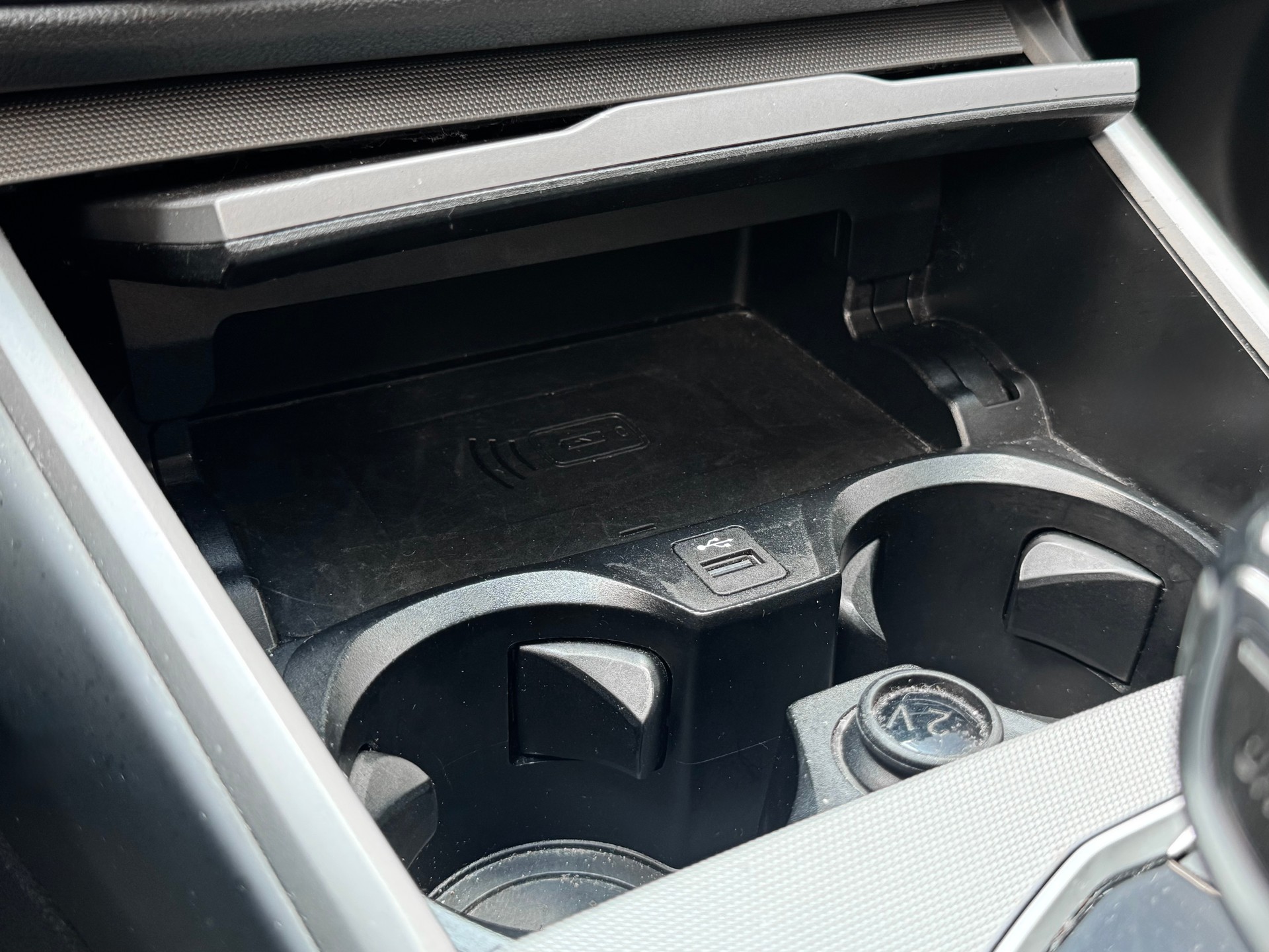 BMW 320d xDrive 48V Touring Steptronic-image-21