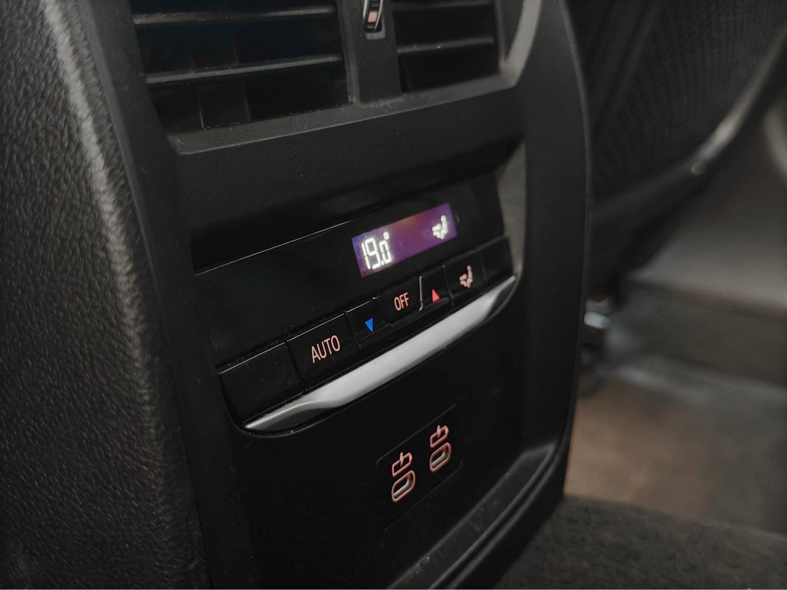 BMW 320d xDrive 48V Touring Steptronic-image-26