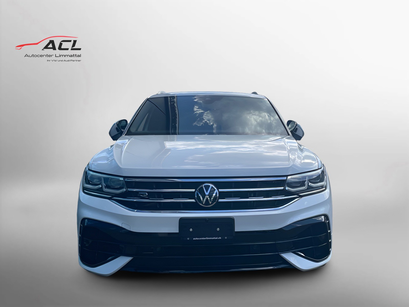 VW Tiguan 2.0TSI R 4Motion DSG-image-1