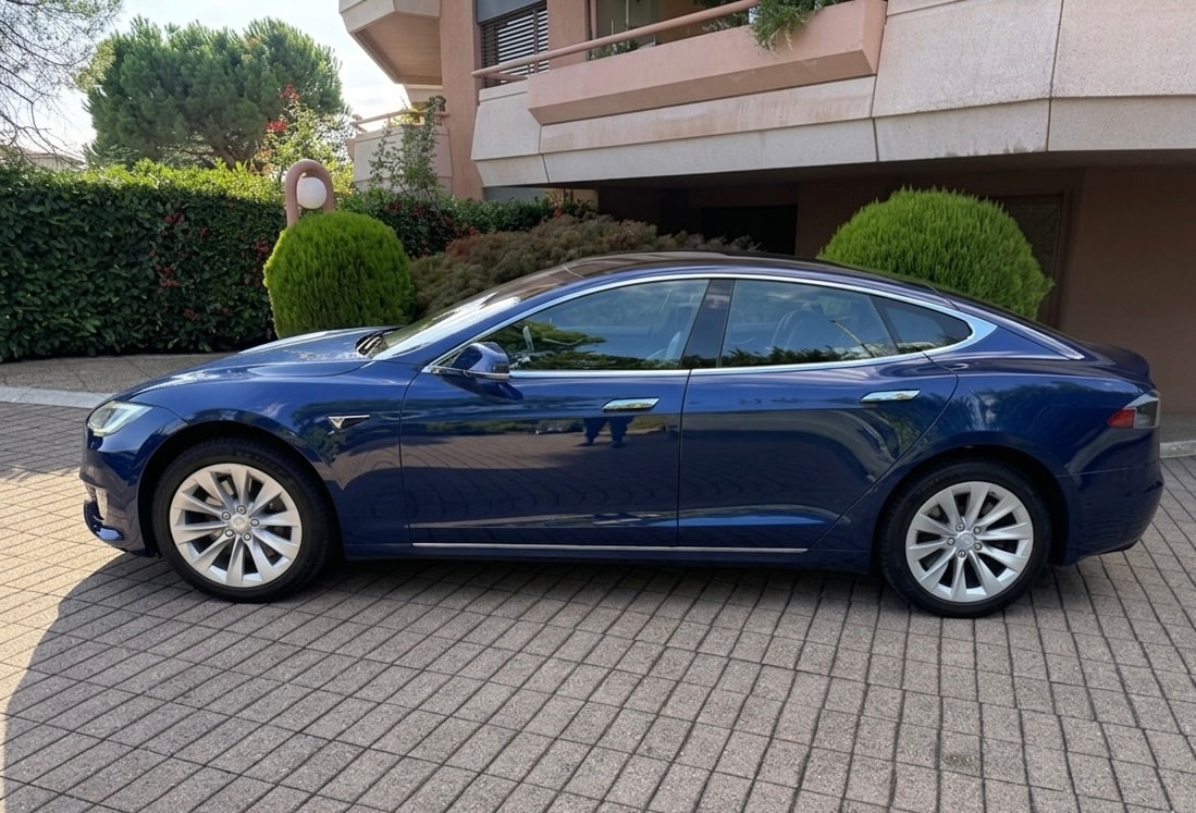 TESLA Model S Long Range-image-1