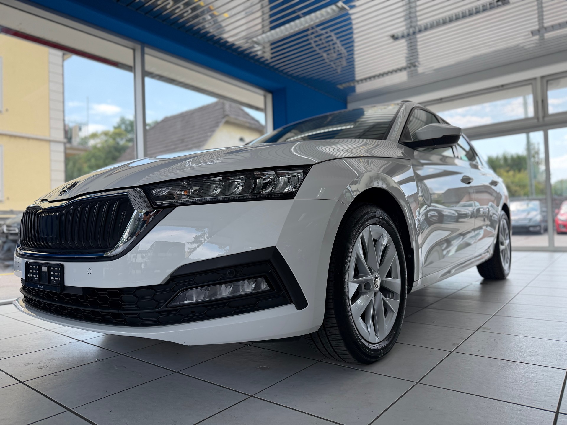 SKODA Octavia Combi 2.0 TSI Ambition DSG 4x4-image-1