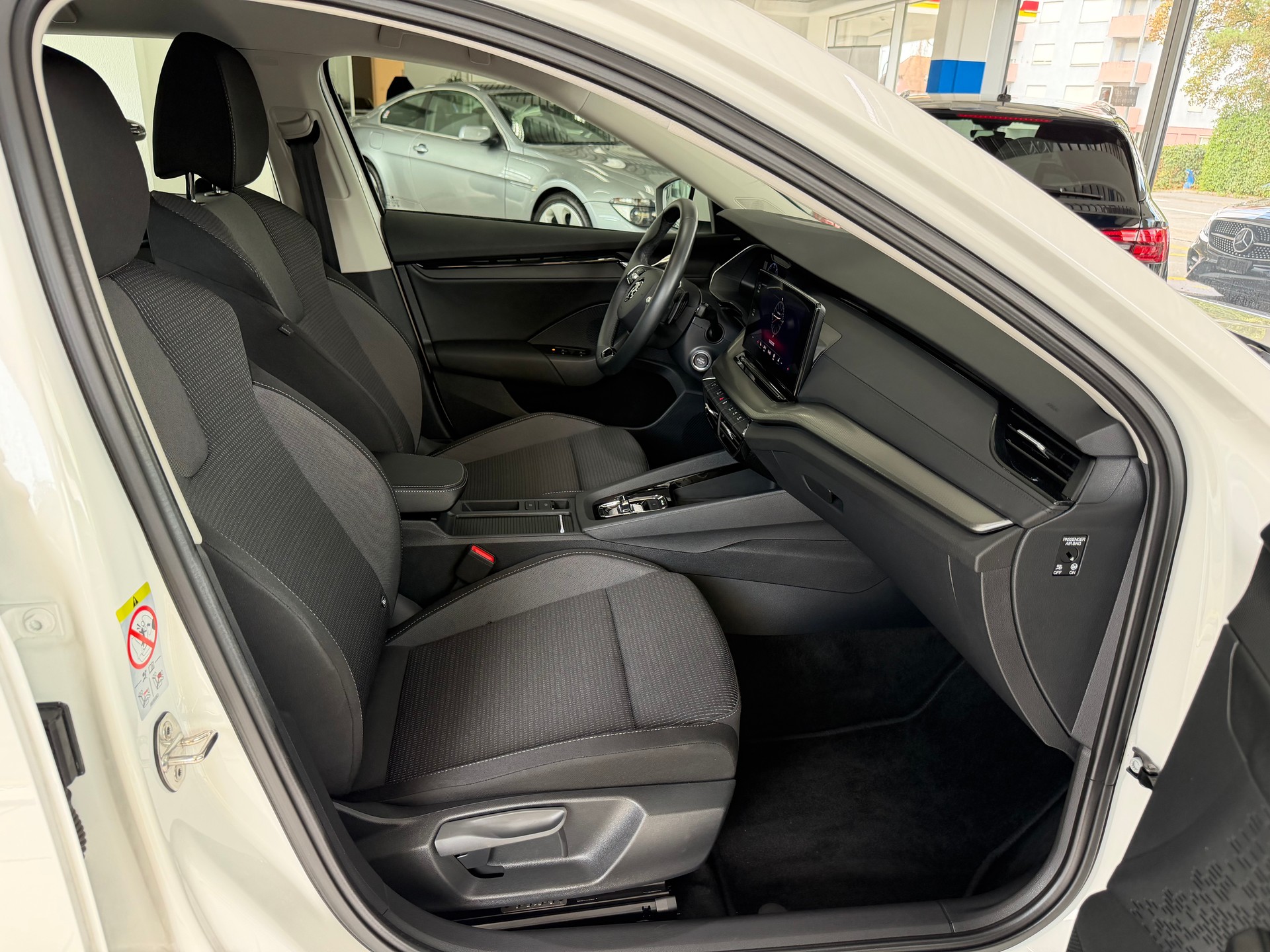 SKODA Octavia Combi 2.0 TSI Ambition DSG 4x4-image-13