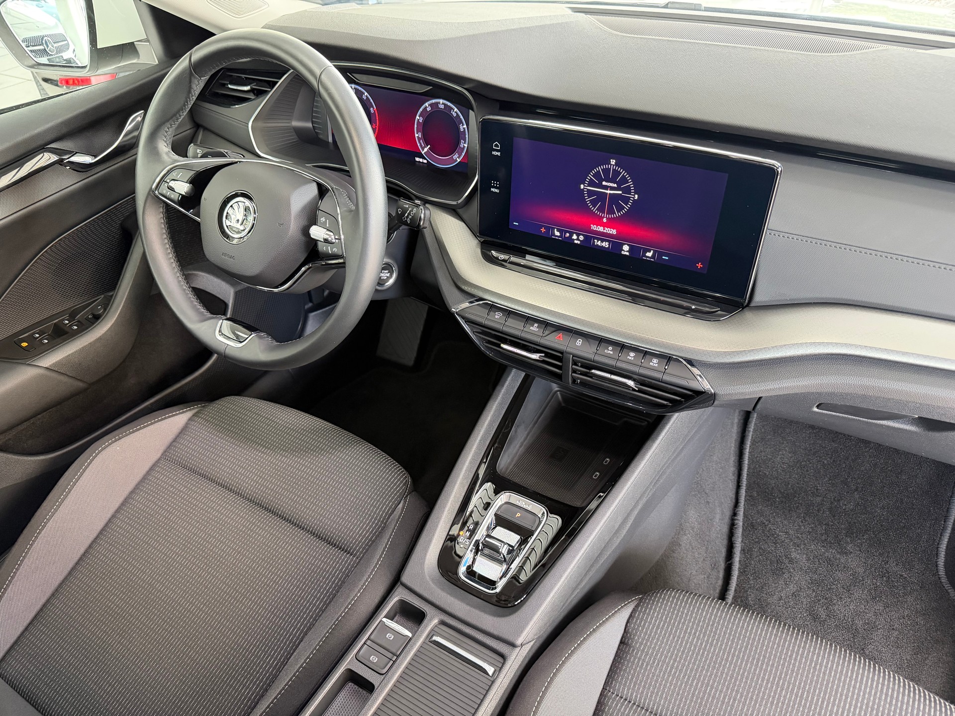 SKODA Octavia Combi 2.0 TSI Ambition DSG 4x4-image-15