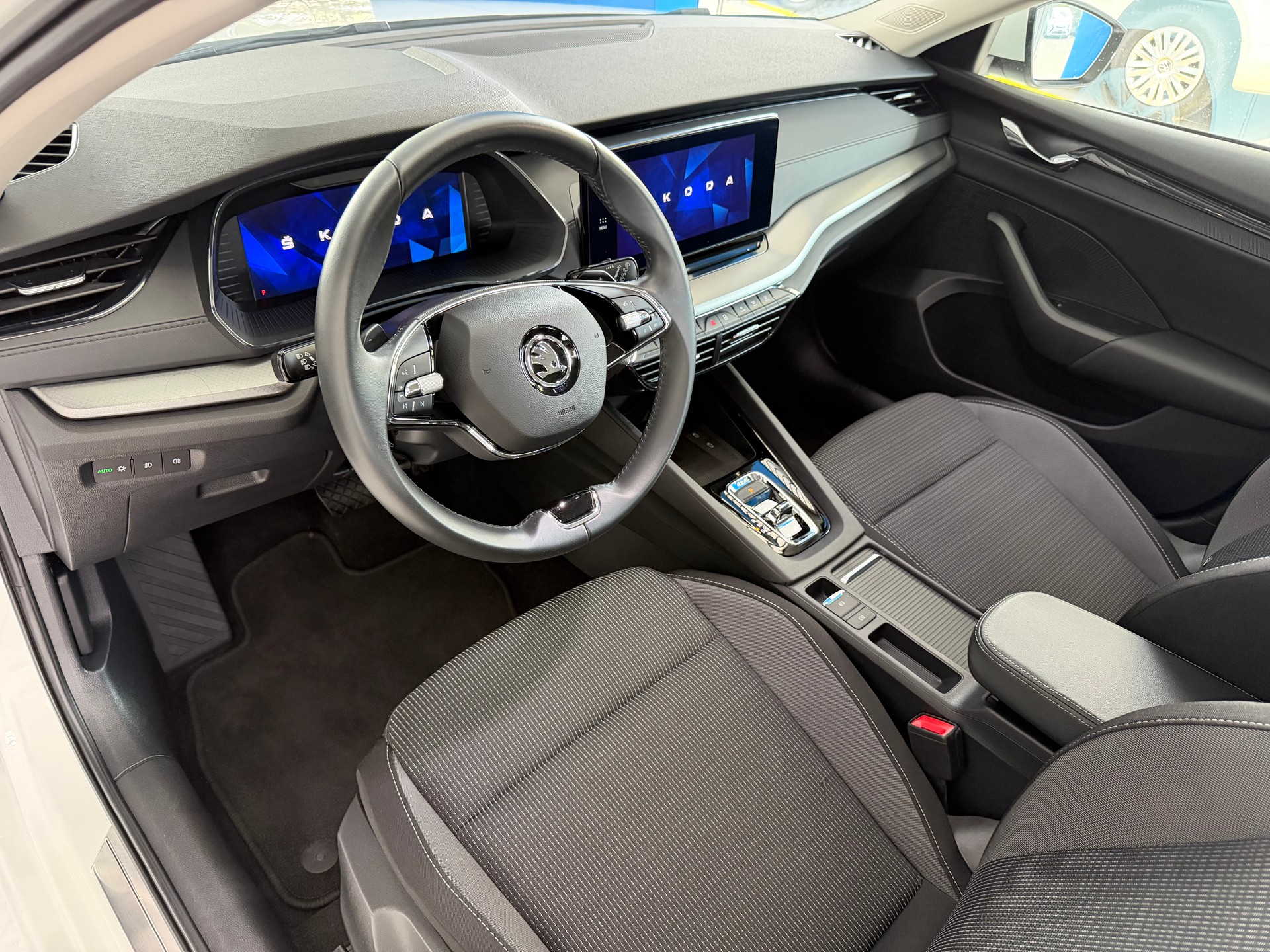 SKODA Octavia Combi 2.0 TSI Ambition DSG 4x4-image-12