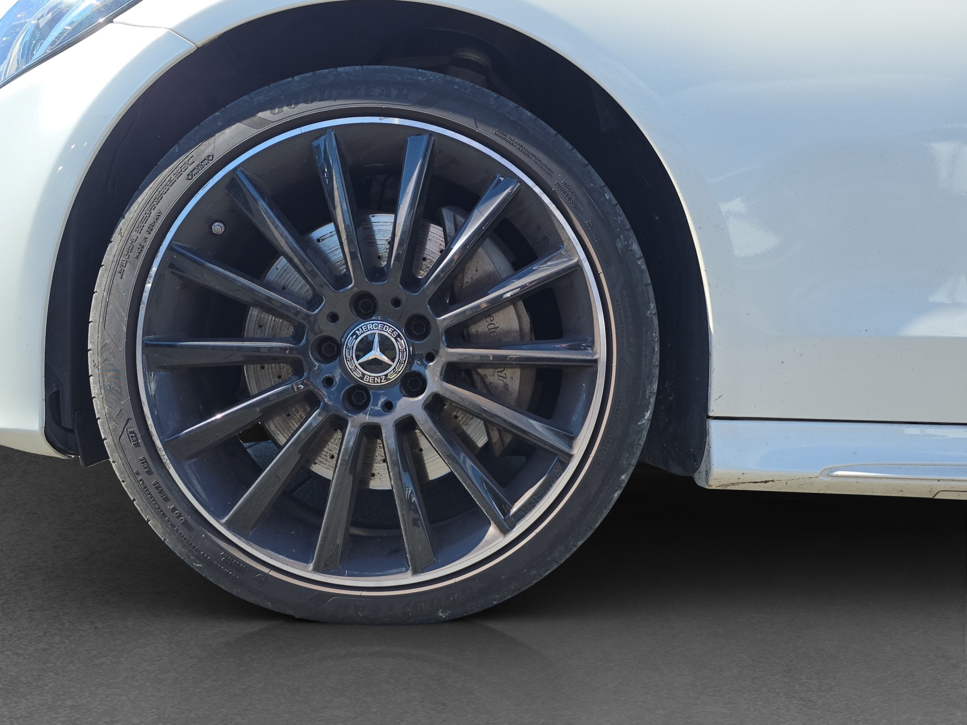 MERCEDES-BENZ C 250 Cabriolet AMG Line 9G-Tronic-image-12
