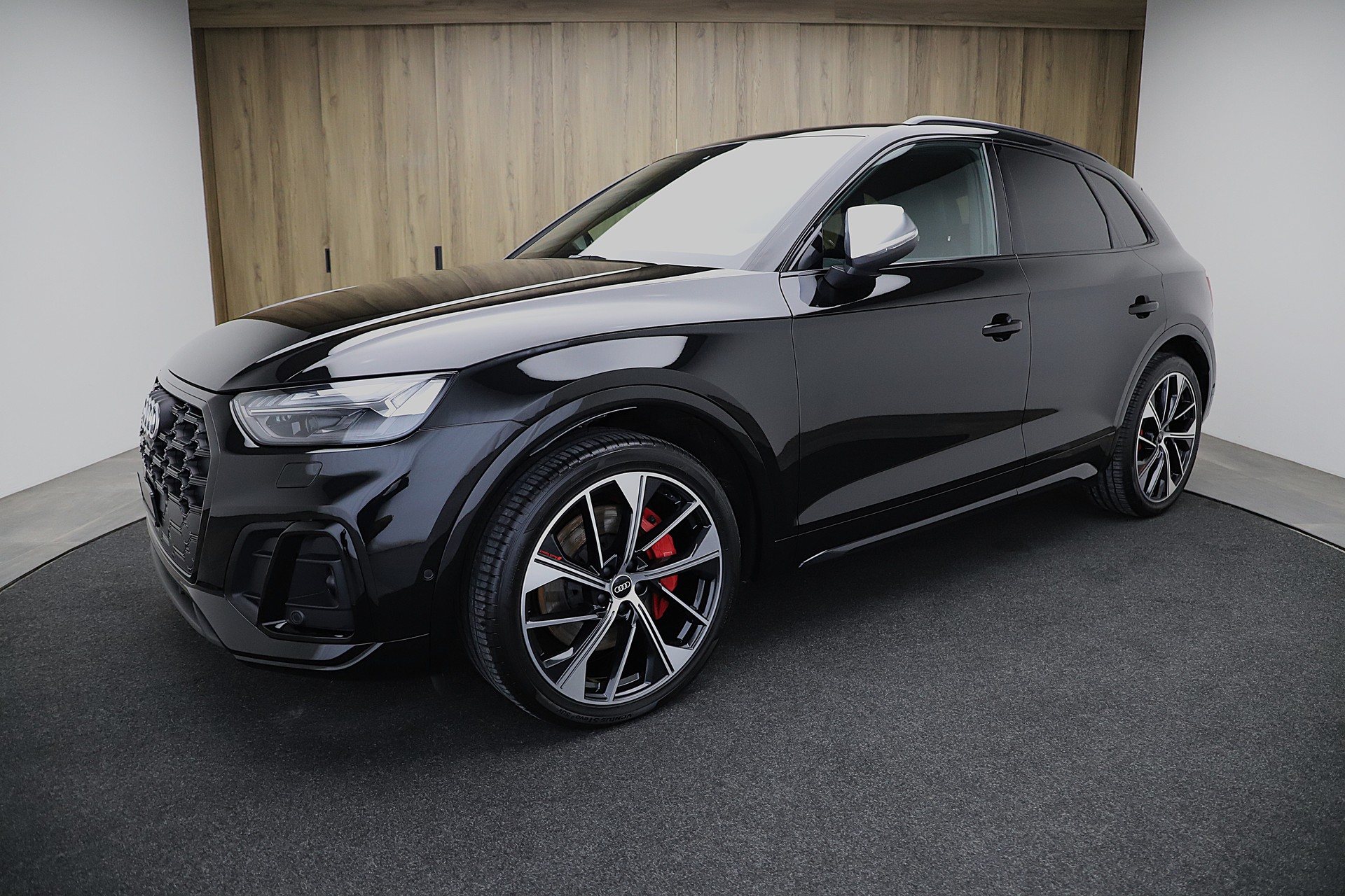 AUDI SQ5 TDI quattro tiptronic mit Rautensteppung-image-0