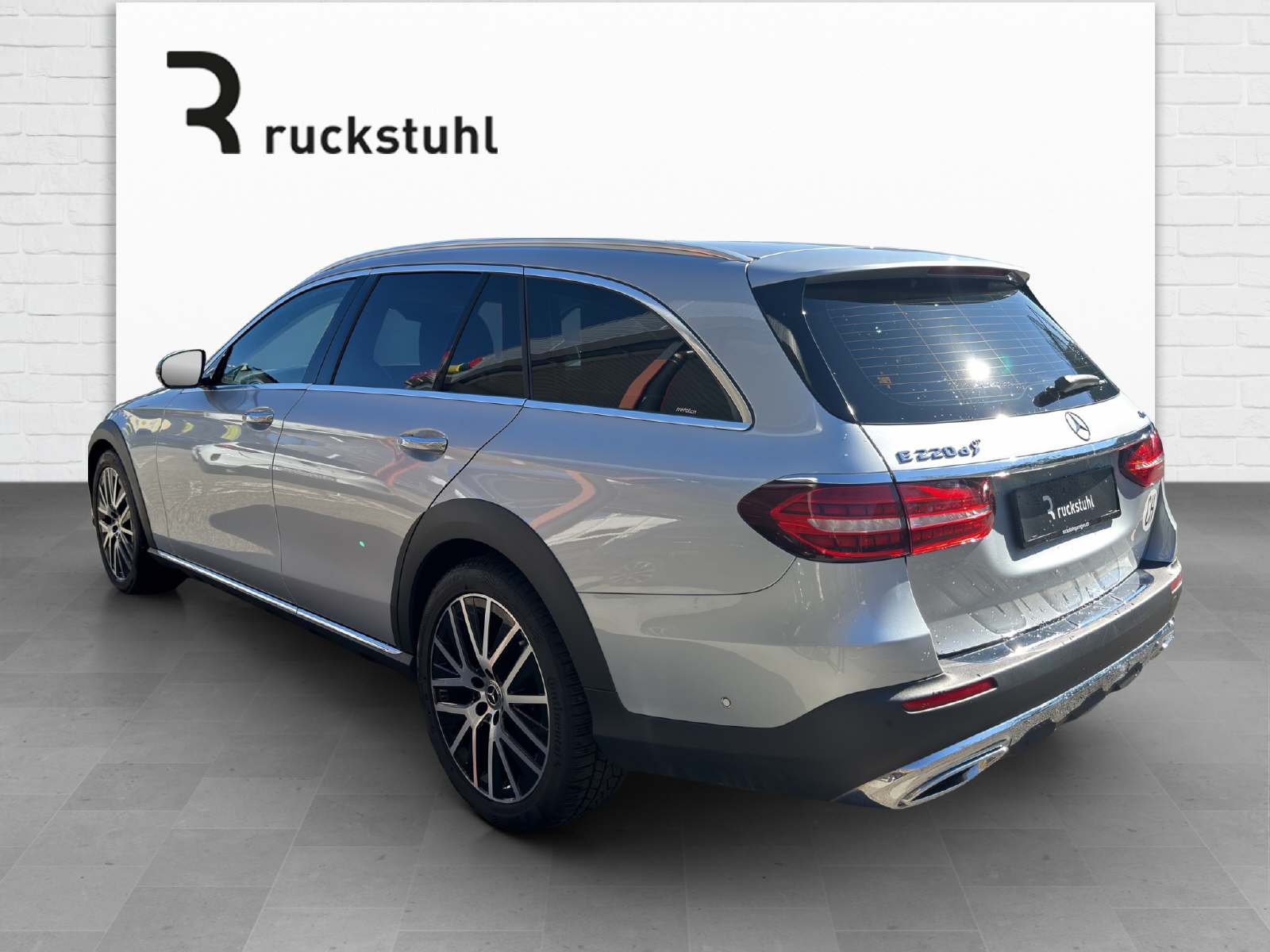 MERCEDES-BENZ E 220 d All-Terrain Avantgarde 4matic Kombi-image-3