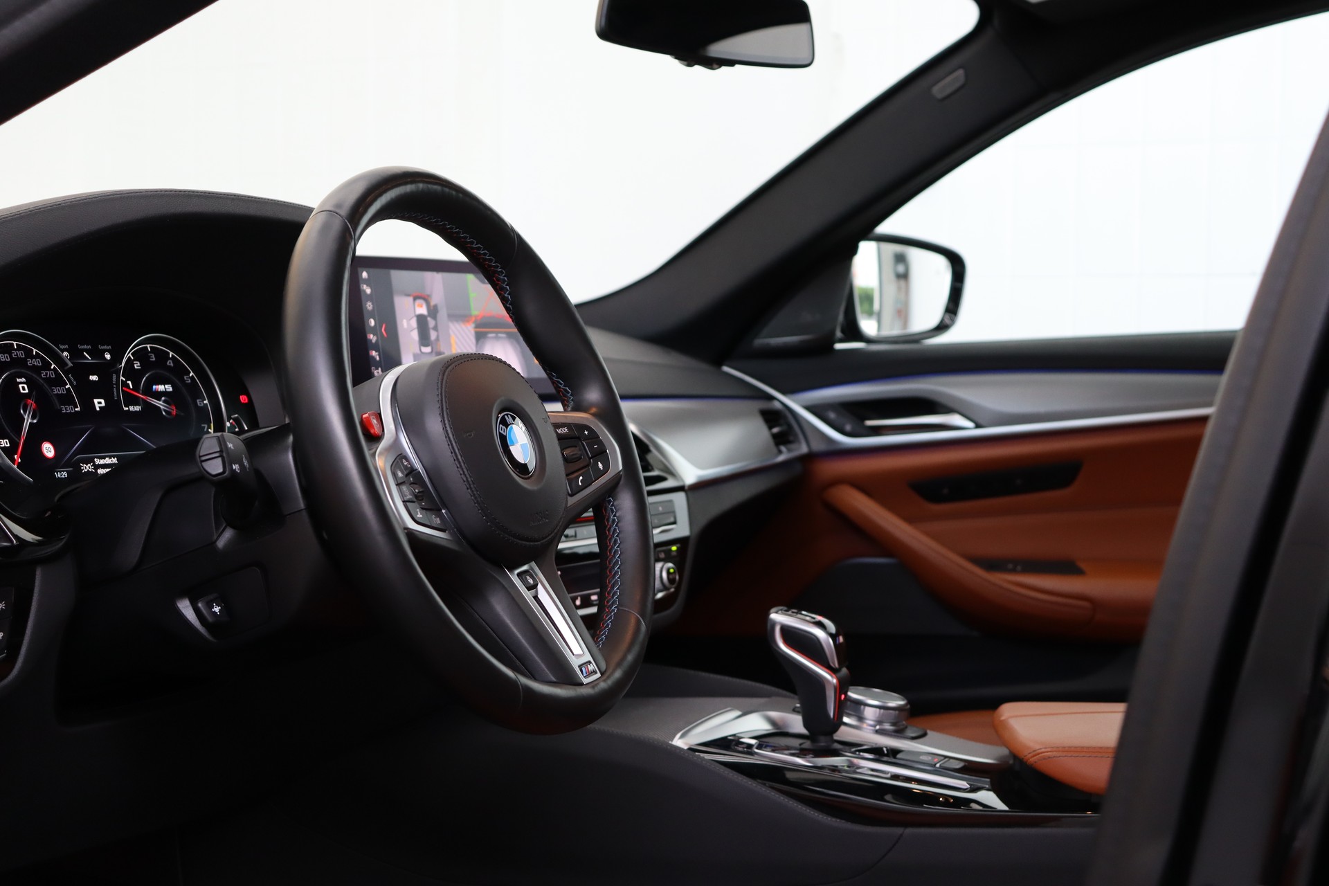 BMW M5 XDRIVE DRIVELOGIC * GRAIL AUSPUFF * AST-FEDERN * CUSTOM-FELGEN * CH-FAHRZEUG *-image-12