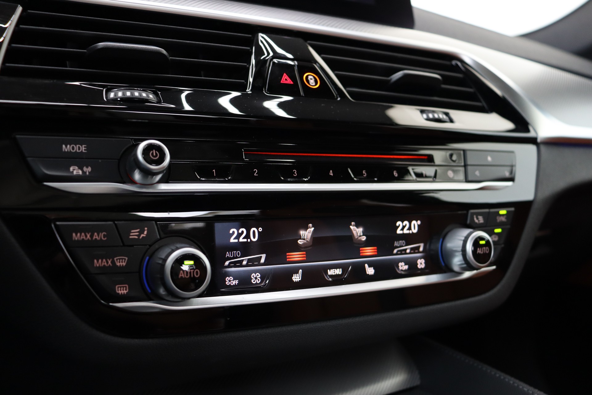BMW M5 XDRIVE DRIVELOGIC * GRAIL AUSPUFF * AST-FEDERN * CUSTOM-FELGEN * CH-FAHRZEUG *-image-16