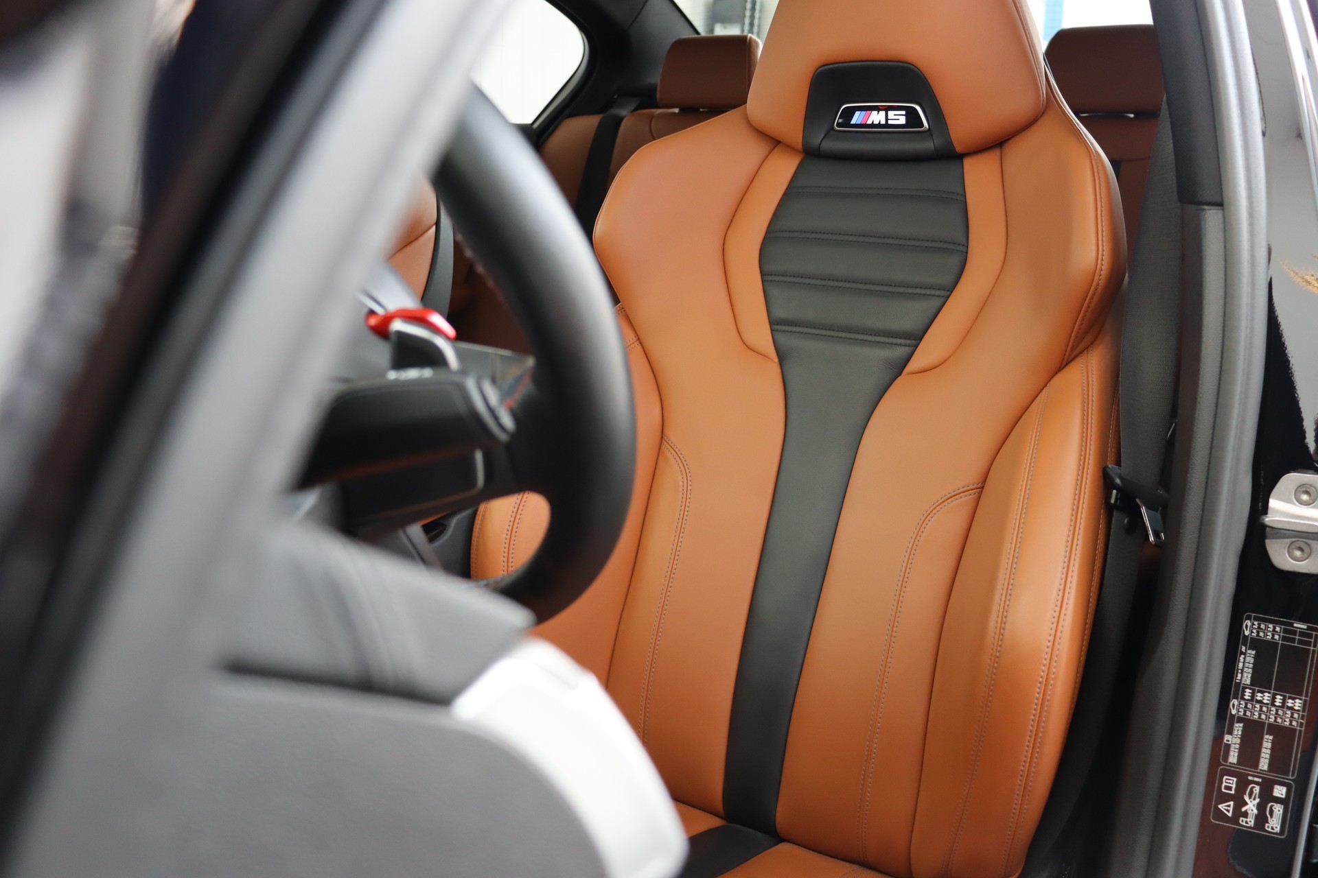 BMW M5 XDRIVE DRIVELOGIC * GRAIL AUSPUFF * AST-FEDERN * CUSTOM-FELGEN * CH-FAHRZEUG *-image-13
