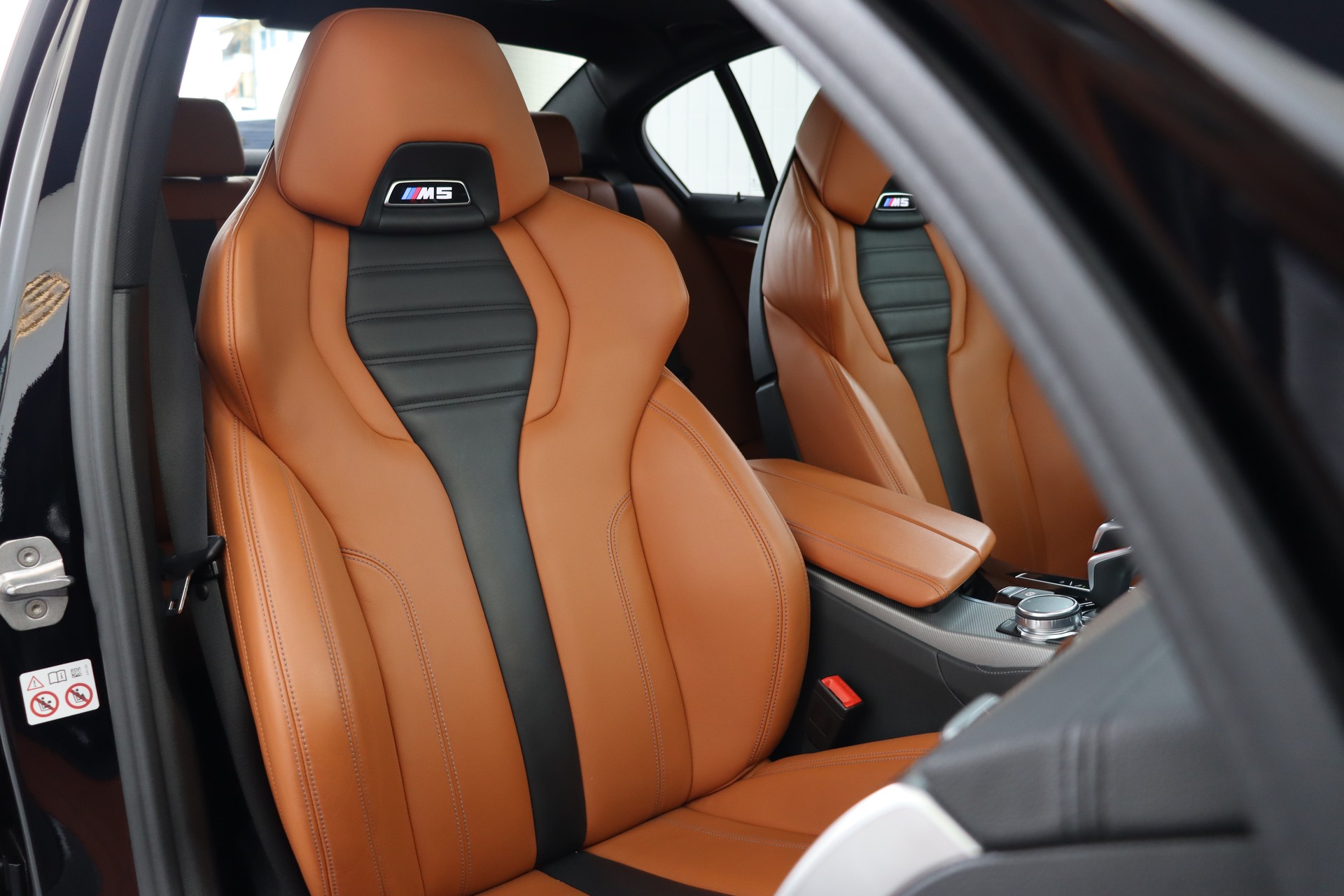 BMW M5 XDRIVE DRIVELOGIC * GRAIL AUSPUFF * AST-FEDERN * CUSTOM-FELGEN * CH-FAHRZEUG *-image-21