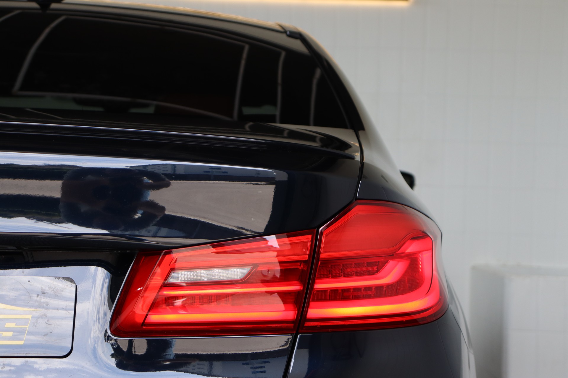 BMW M5 XDRIVE DRIVELOGIC * GRAIL AUSPUFF * AST-FEDERN * CUSTOM-FELGEN * CH-FAHRZEUG *-image-11