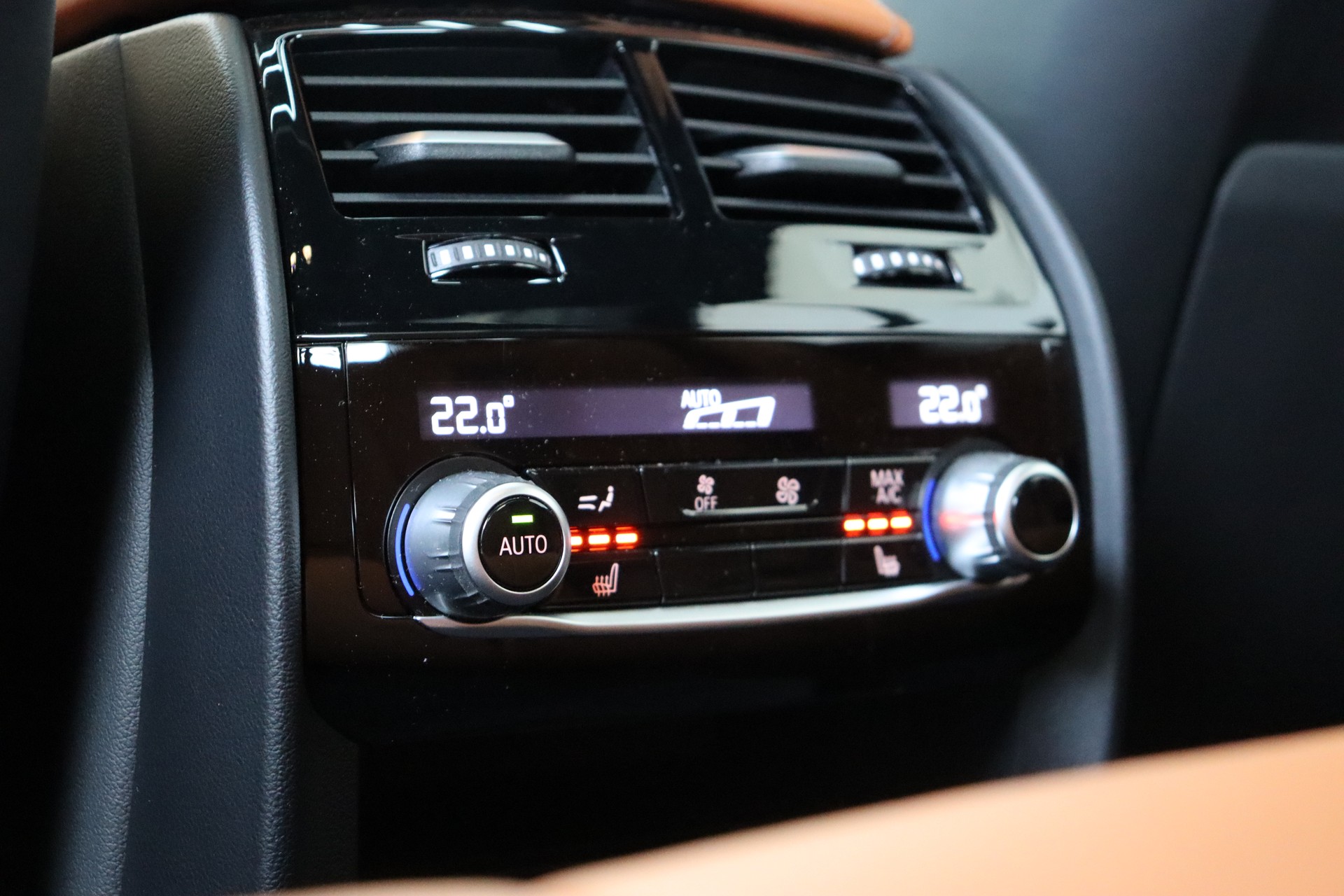 BMW M5 XDRIVE DRIVELOGIC * GRAIL AUSPUFF * AST-FEDERN * CUSTOM-FELGEN * CH-FAHRZEUG *-image-27
