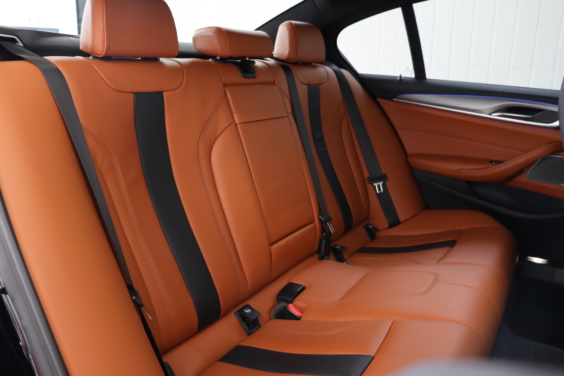 BMW M5 XDRIVE DRIVELOGIC * GRAIL AUSPUFF * AST-FEDERN * CUSTOM-FELGEN * CH-FAHRZEUG *-image-24